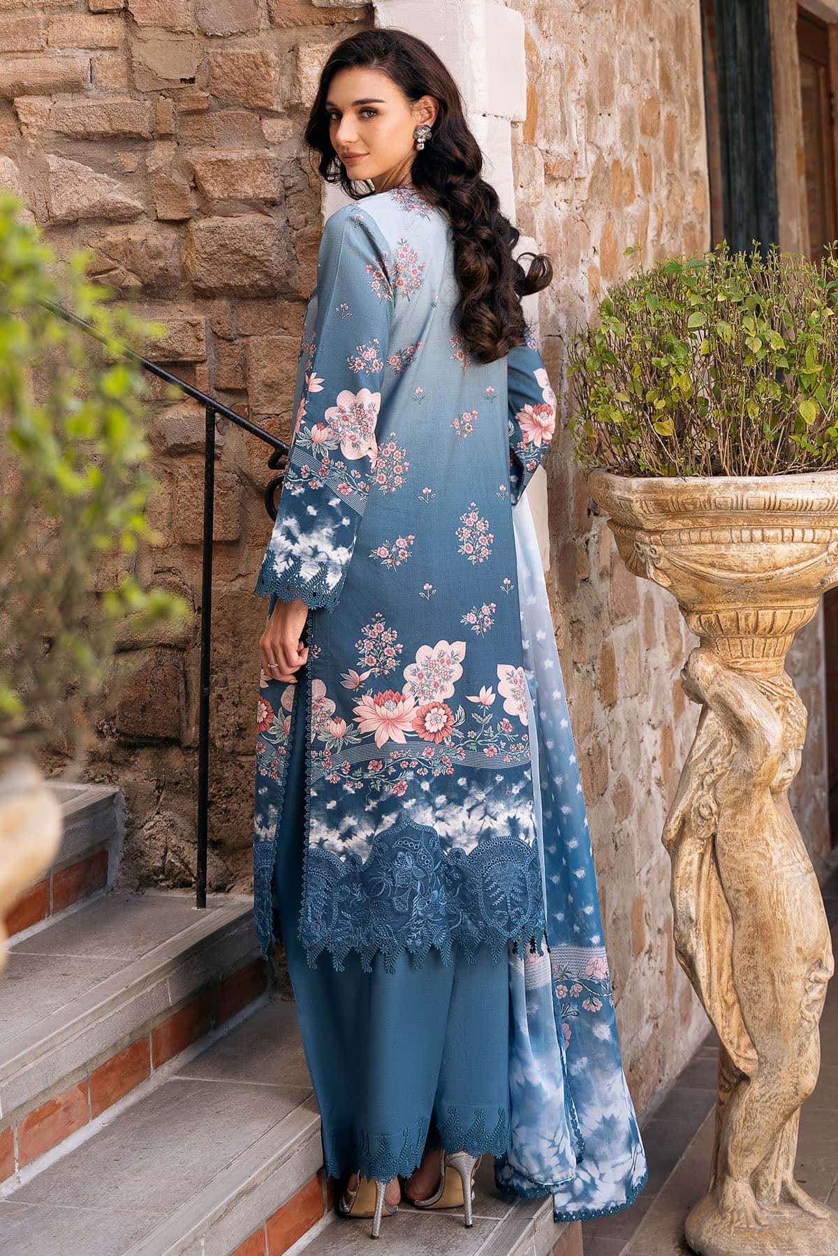 Afrozeh Seraphina A Damask The Holiday Edit 2025 - Image 2