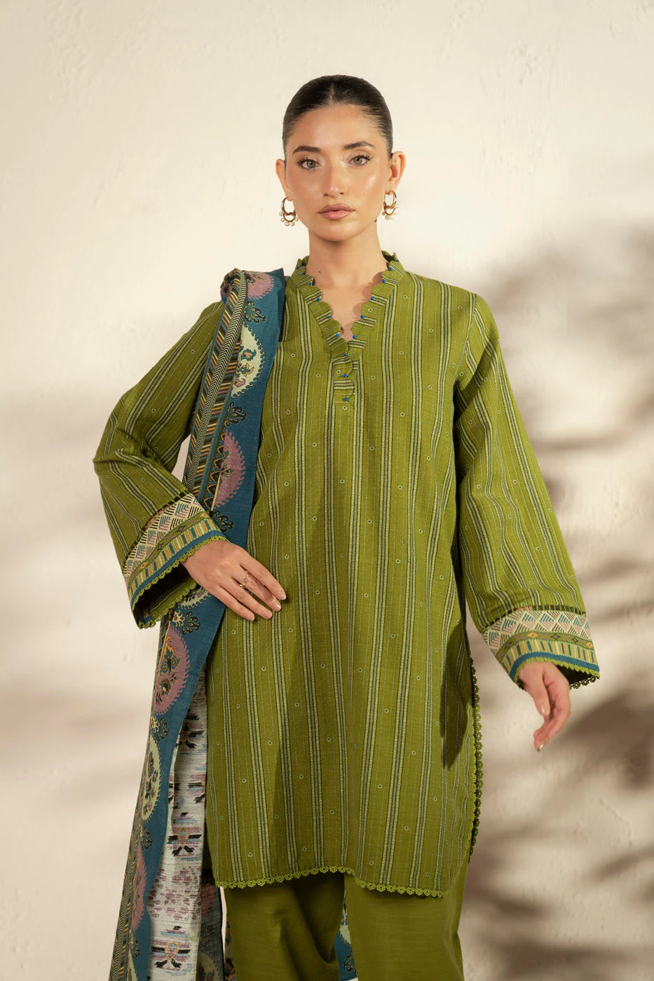 Alkaram FW-109.1-25-1-Green Winter Collection 2025 - Image 2