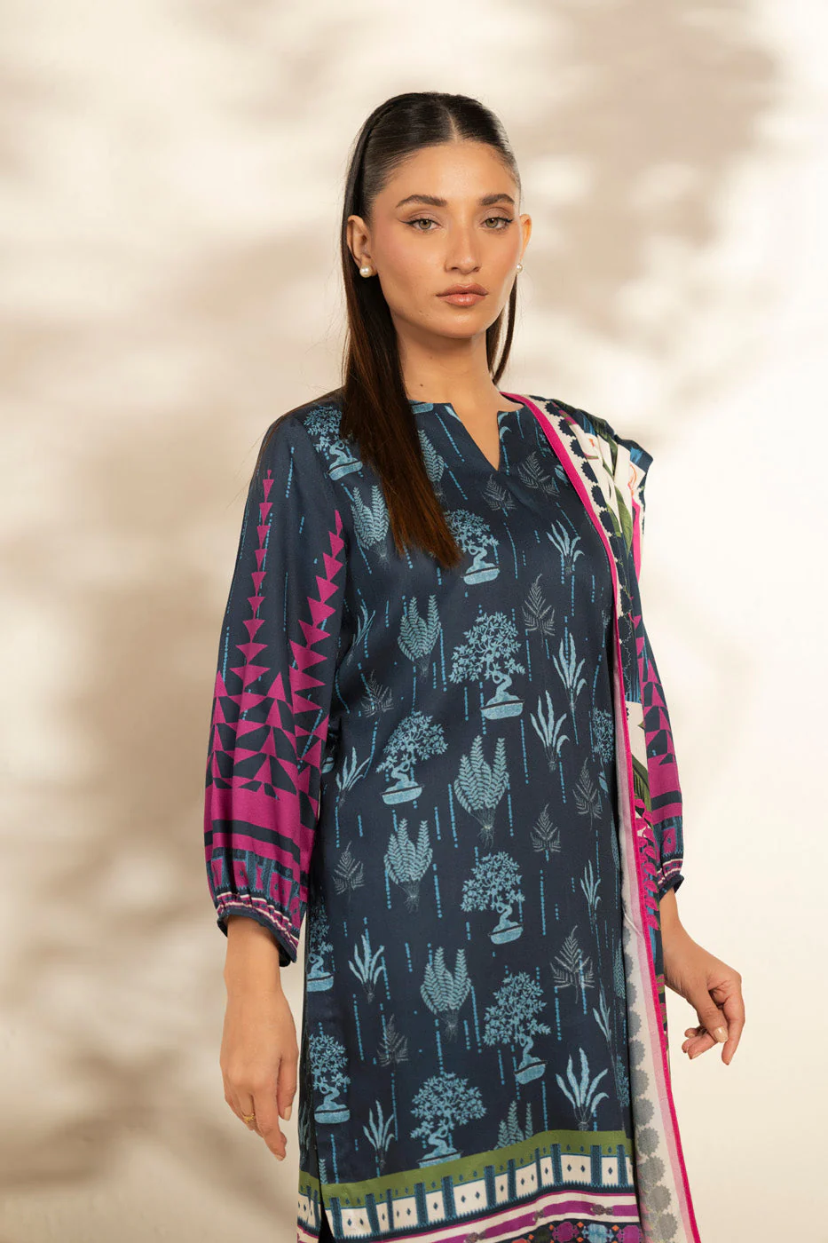 Alkaram FW-133-25-1-Blue Winter Collection 2025 - Image 2