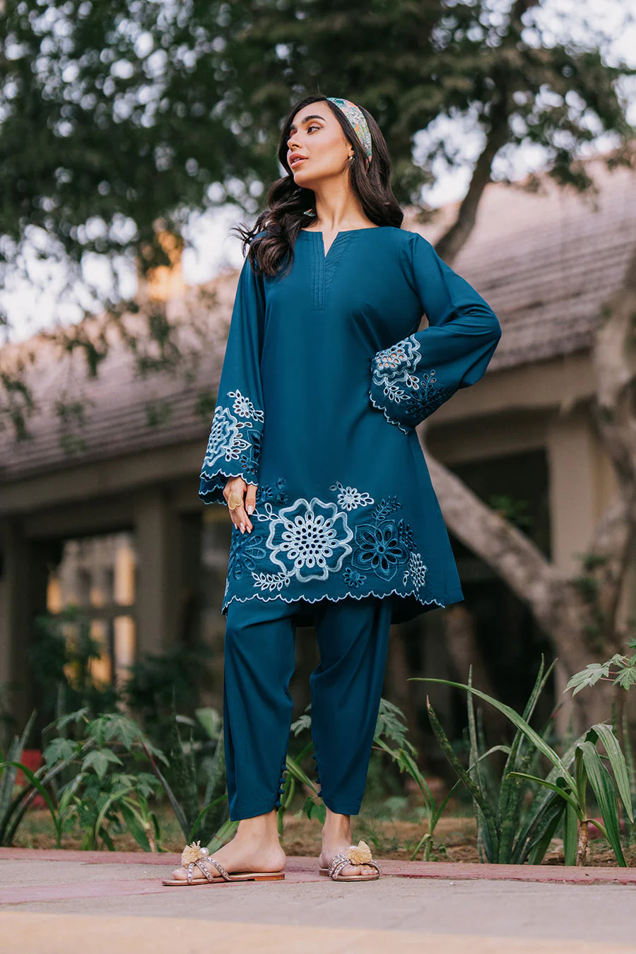 Azure Tidal Vibe Chic Essentials 2025