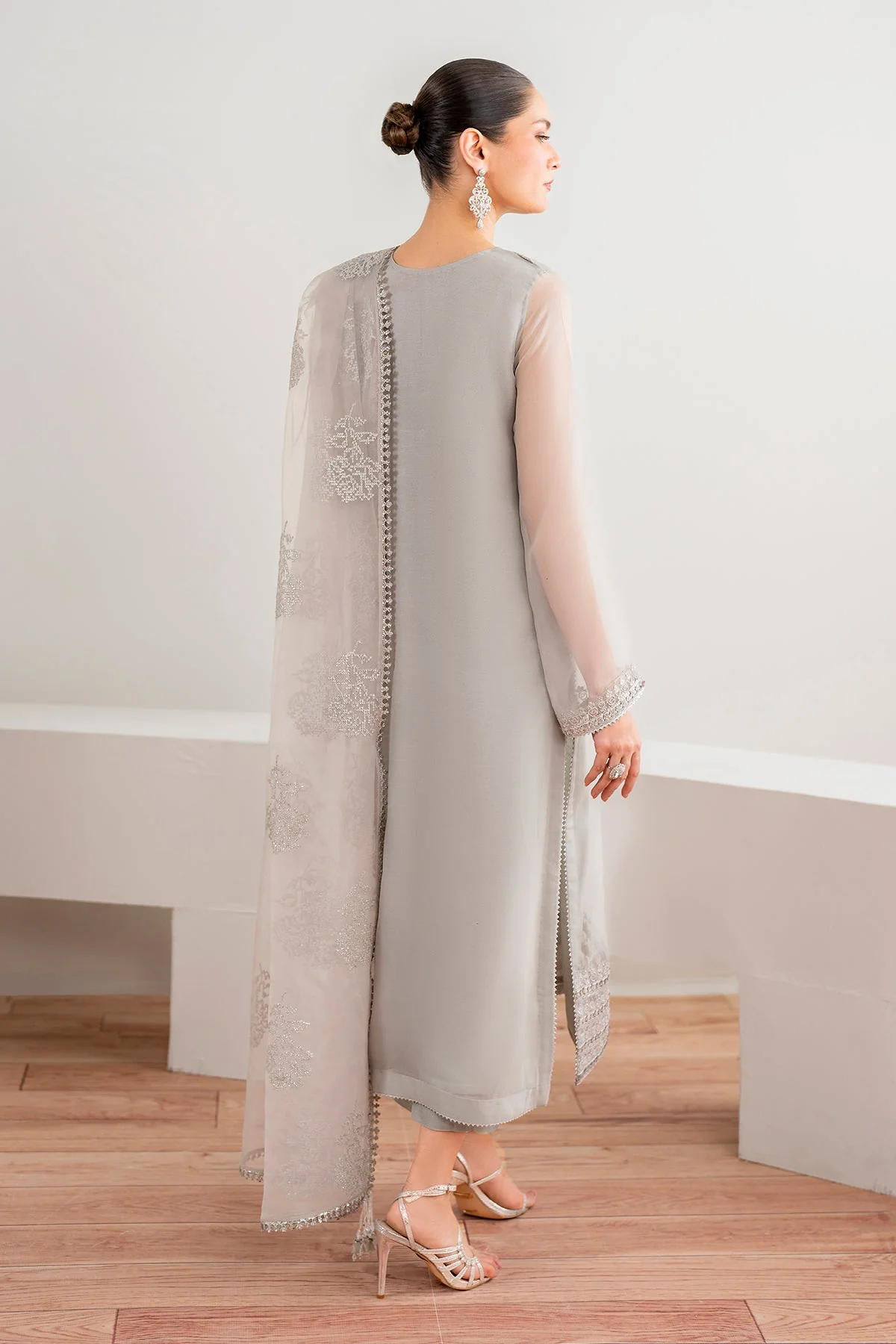 Baroque Embroidered Chiffon PR-988 Formal Pret 2024 - Image 2