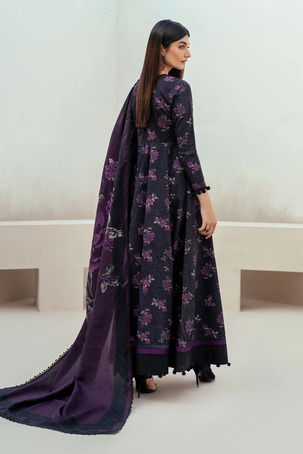 Baroque Printed Khaddar SF-4016 Winter Collection 2024 - Image 2