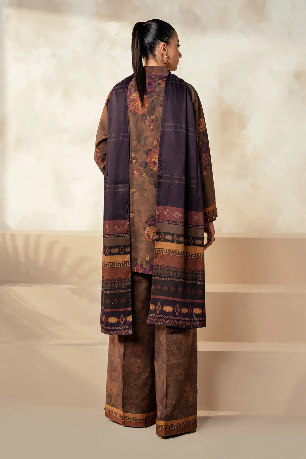 Baroque Printed Khaddar SF-4024 Winter Collection 2024 - Image 2