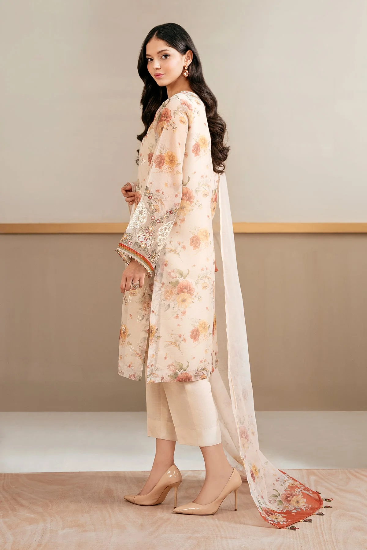 Baroque UF-4034 Embroidered Formals 2025 - Image 2