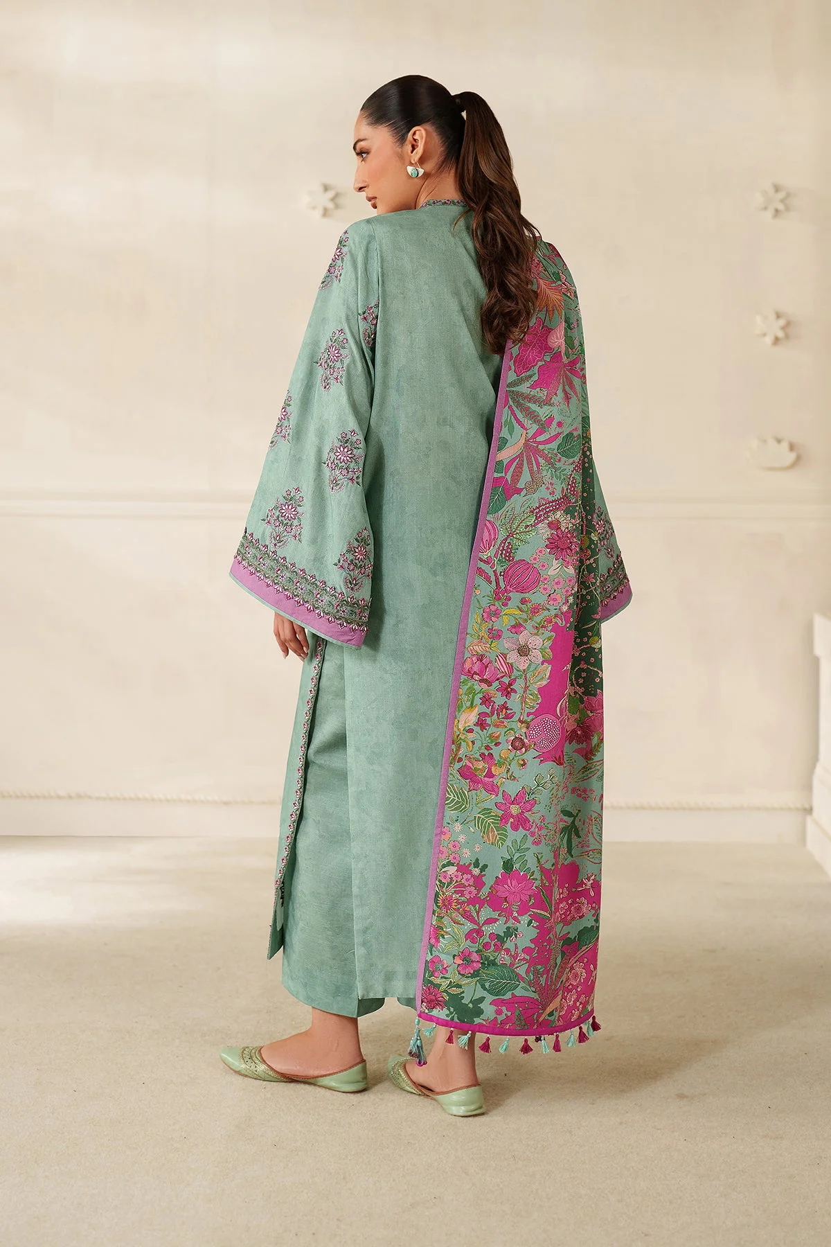 Baroque UF-4343 Khaddar Winter Collection 2025 - Image 2