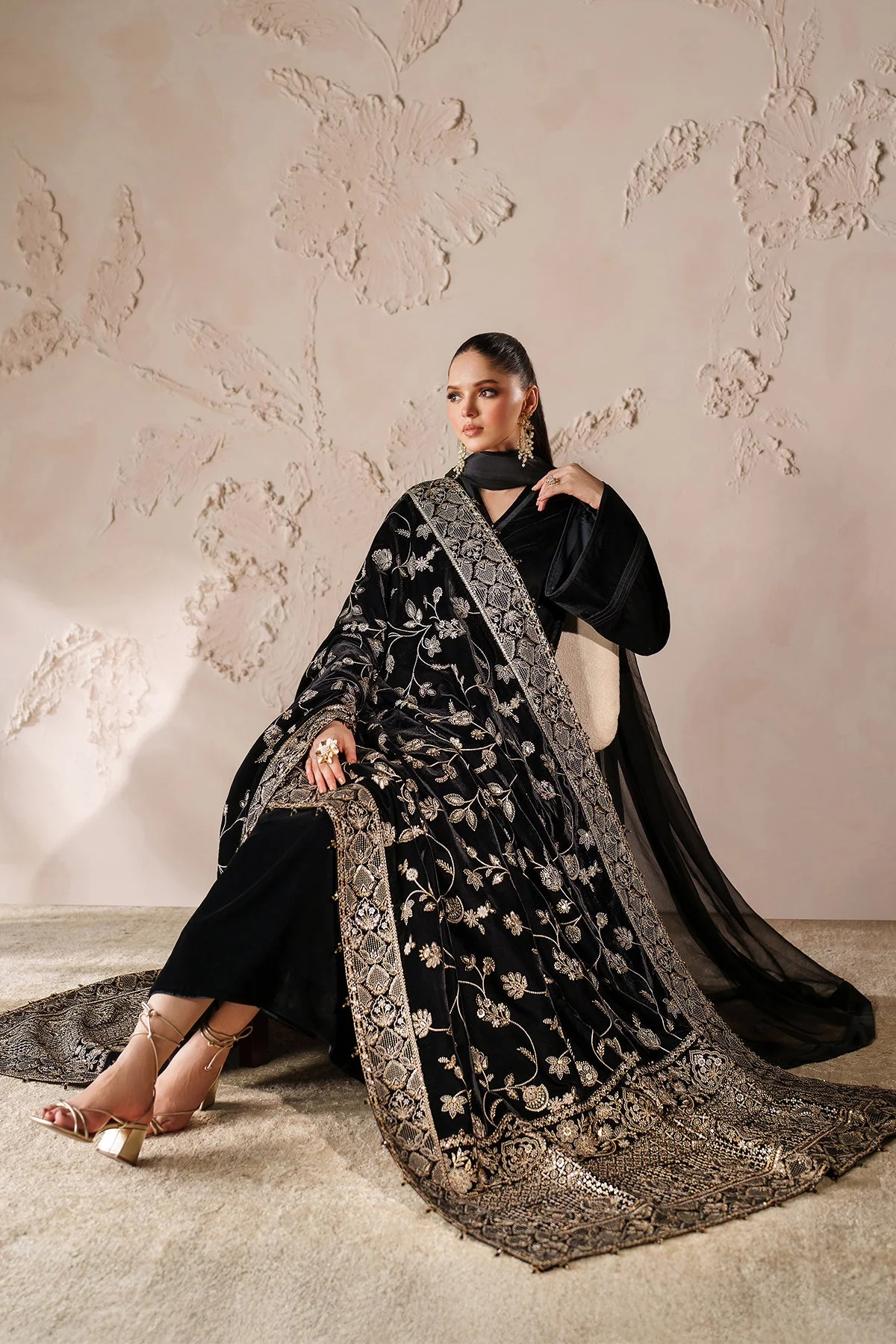 Baroque VS-57 Velvet Shawl 2025 - Image 2