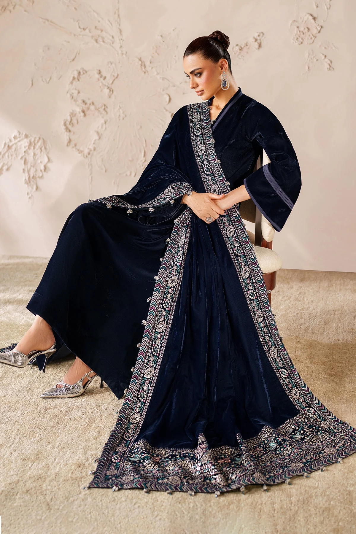 Baroque VS-58 Velvet Shawl 2025 - Image 2