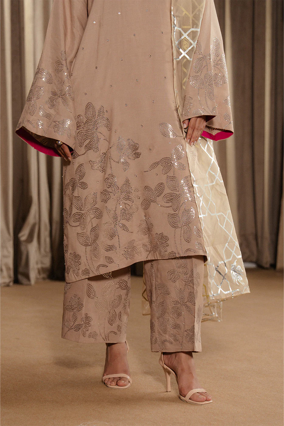 Beechtree BT1250002LP2532-Brush Eid Luxury Pret 2025 - Image 2