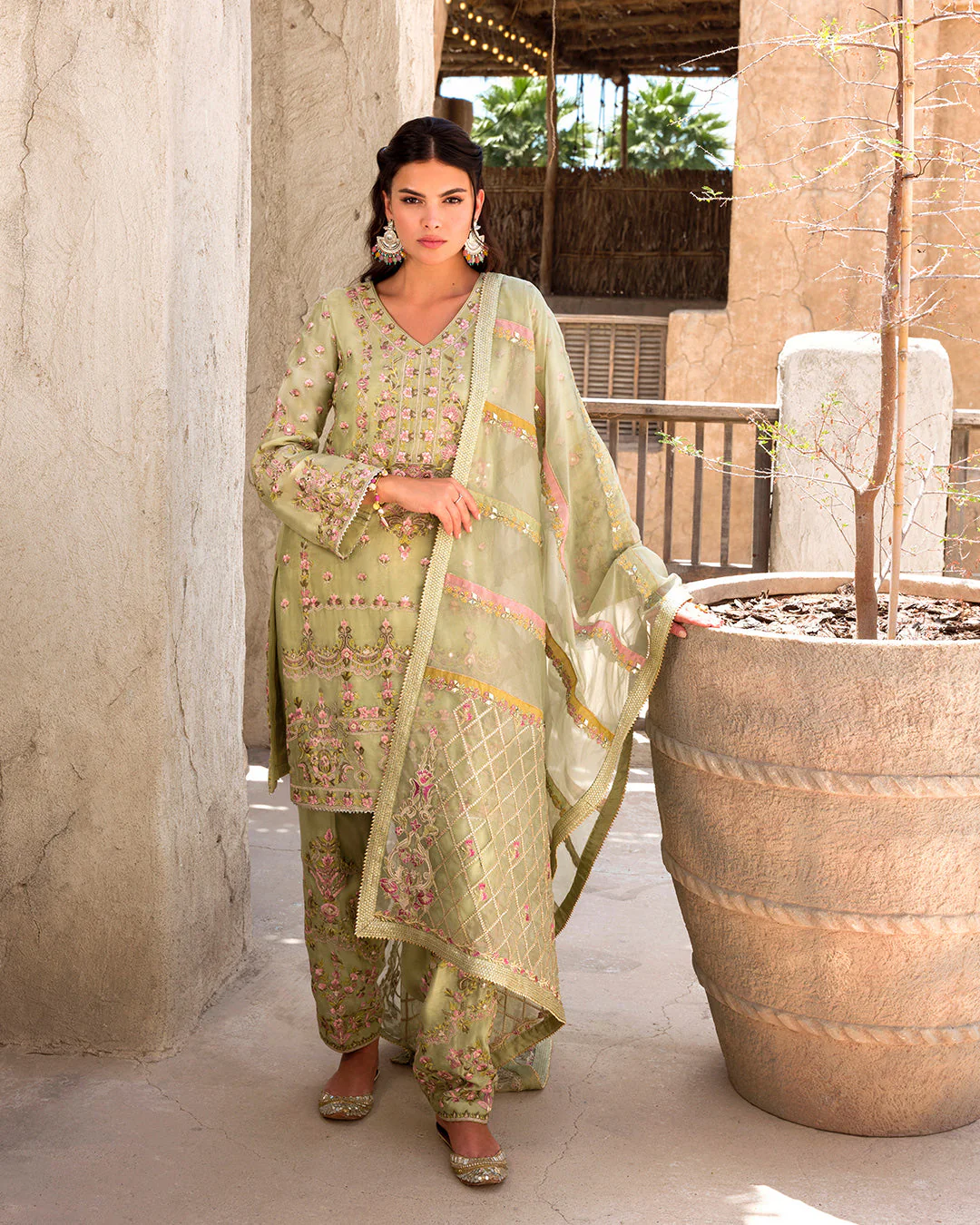 Faiza Saqlain Noya Luxe Formals 2024 - Image 2
