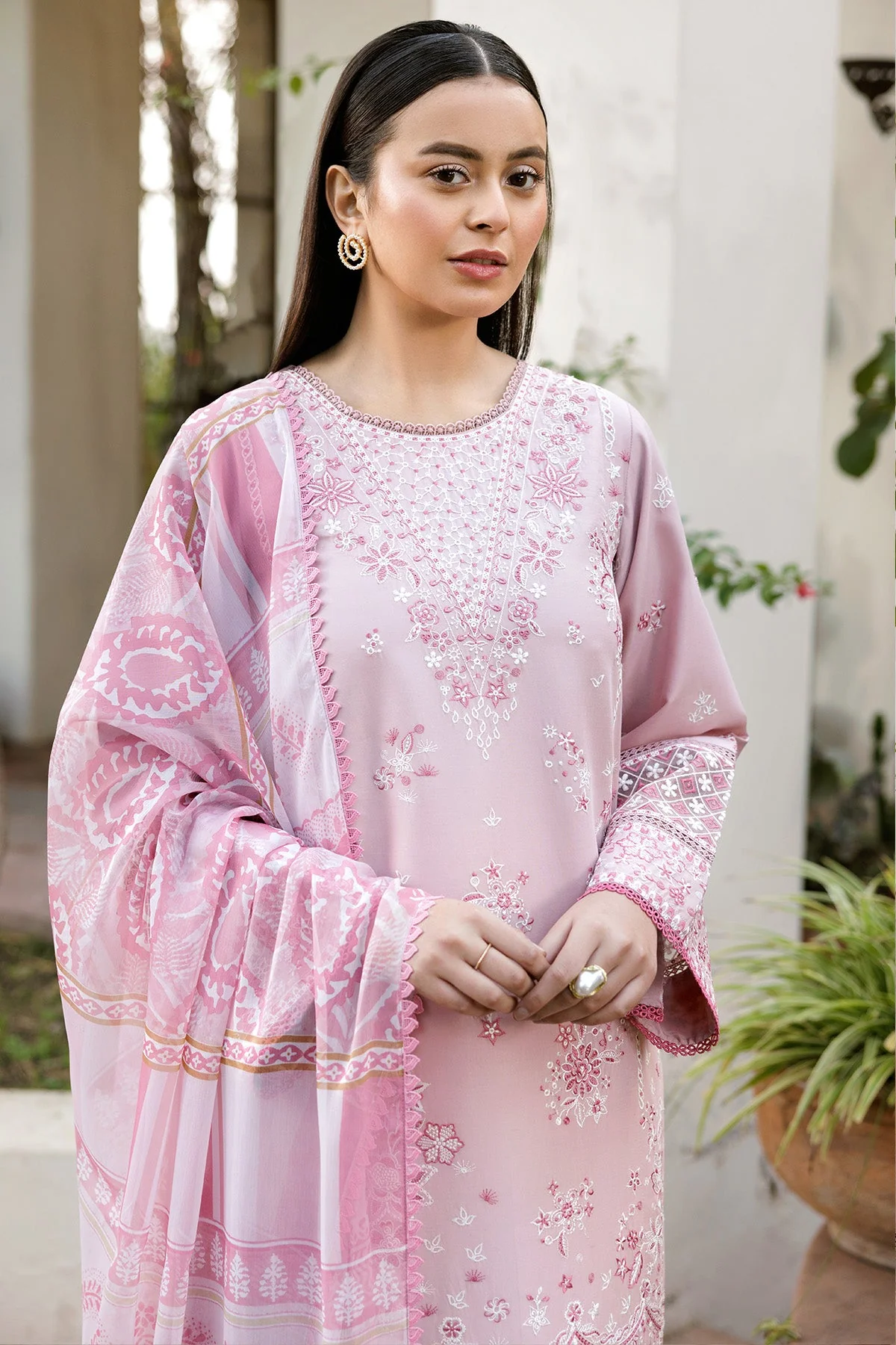 Farasha Online Muted Bloom Summer Weaves Embroidered lawn 2025 - Image 2
