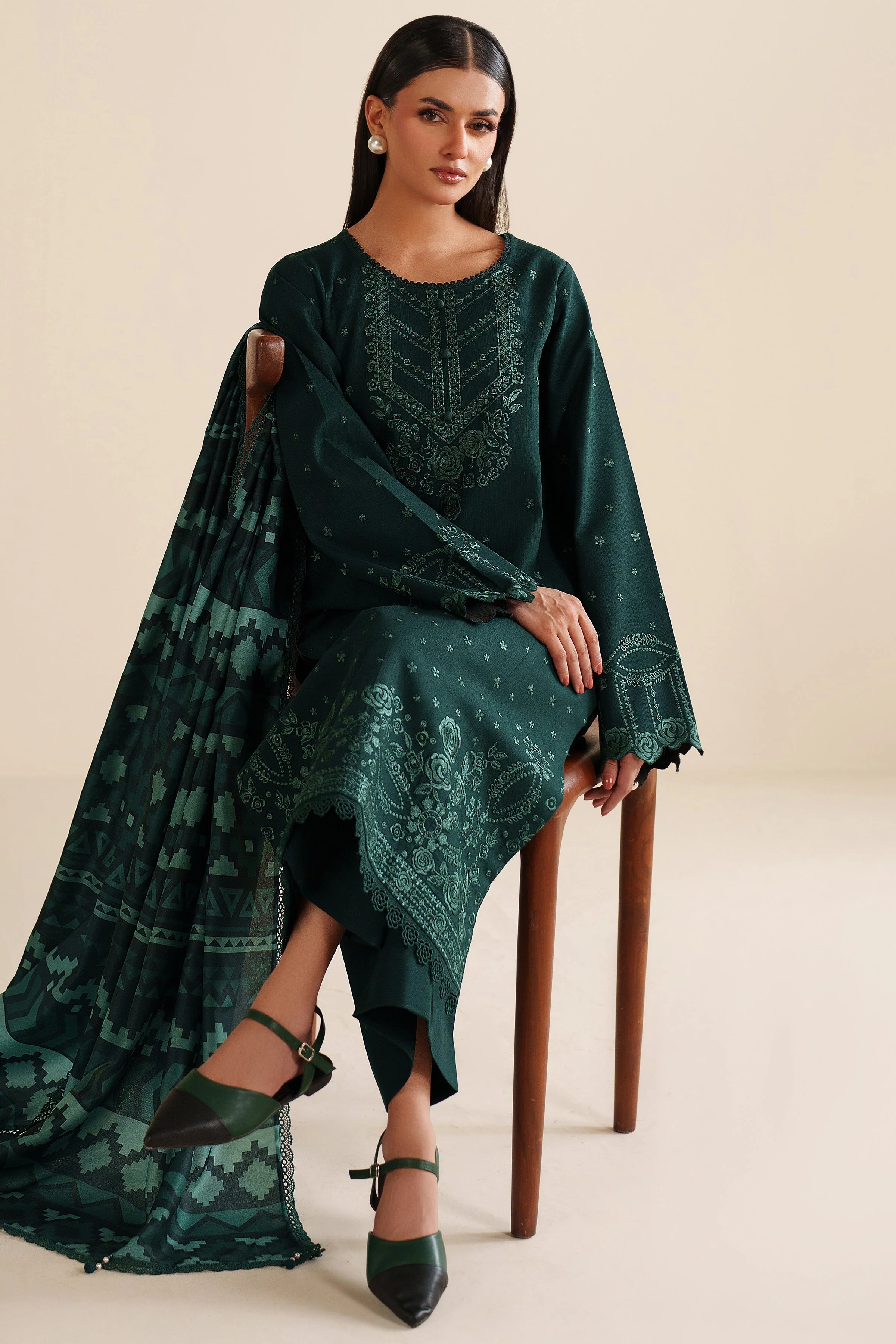 Farasha Opera Winter Spell 2025 - Image 2