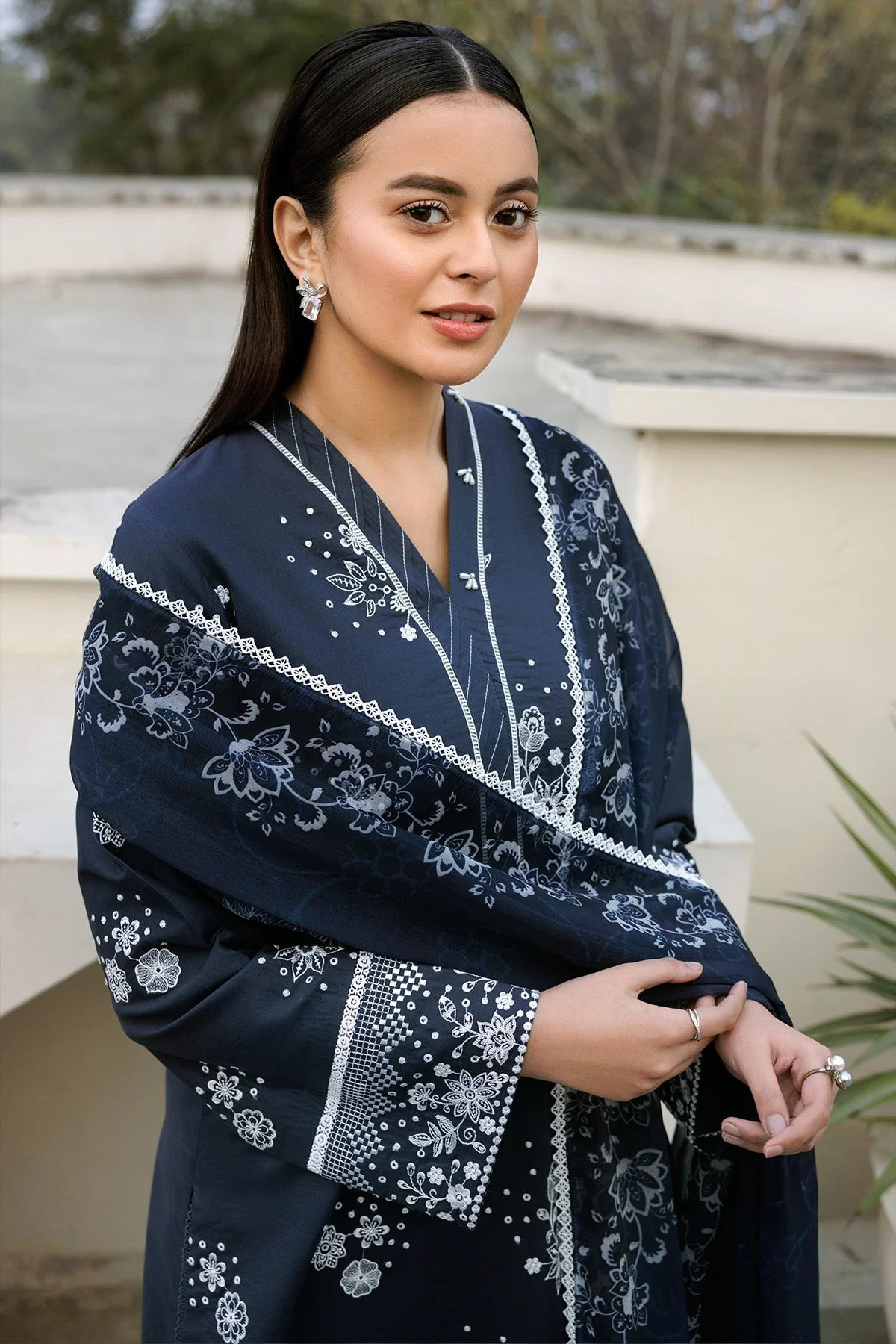 Farasha Royal Lux Summer Weaves Embroidered lawn 2025 - Image 2