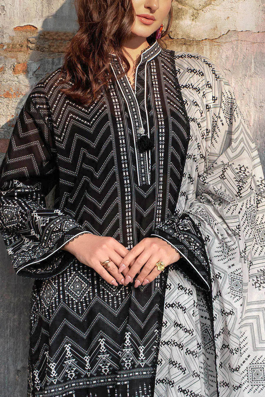Gul Ahmed B-62004 Noir & Blanc 2026 - Image 2