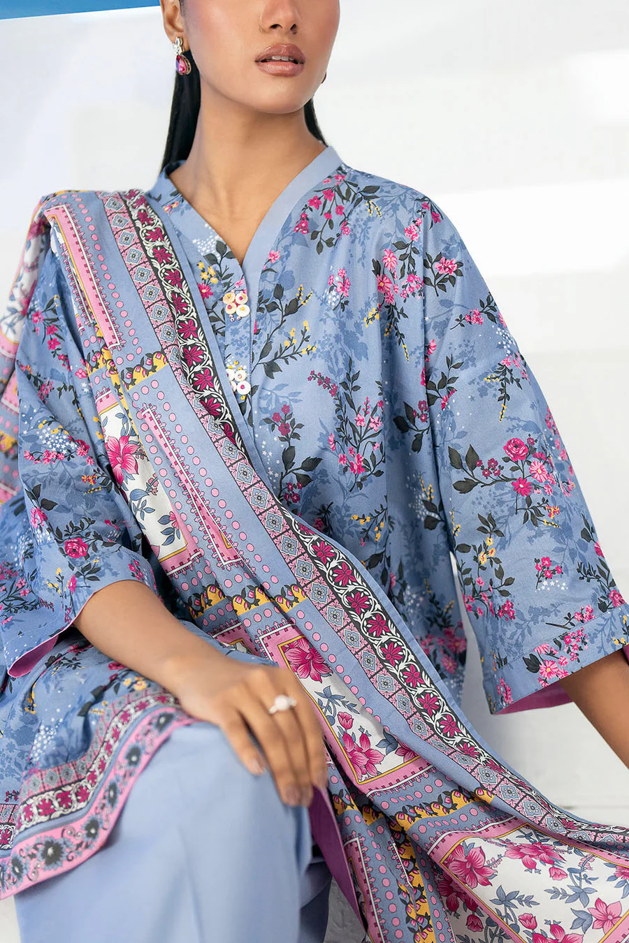 Gul Ahmed CL-62205 A Embroidered Lawn 2026 - Image 2
