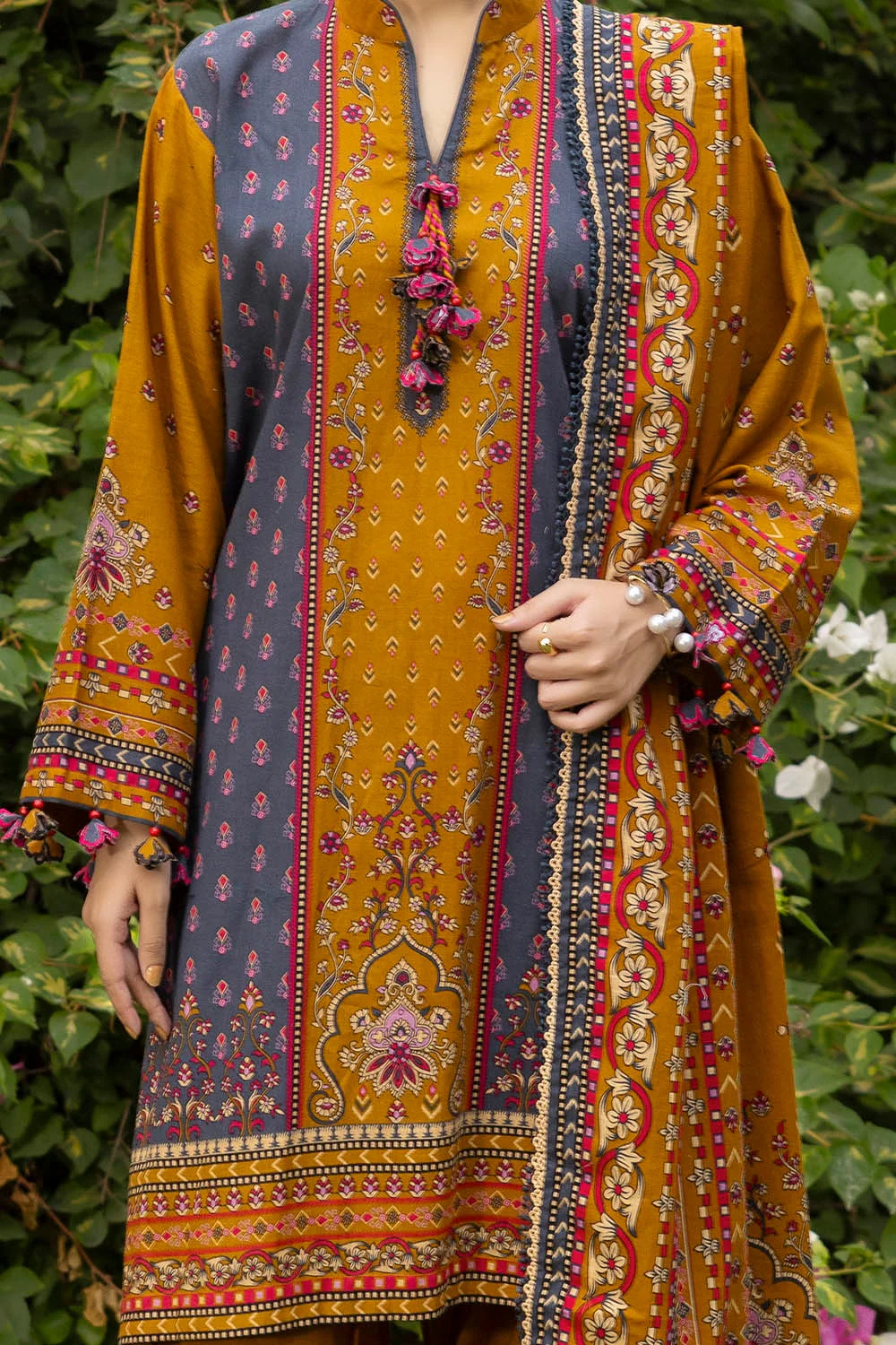 Gul Ahmed K-52036 Winter Collection 2025 - Image 2