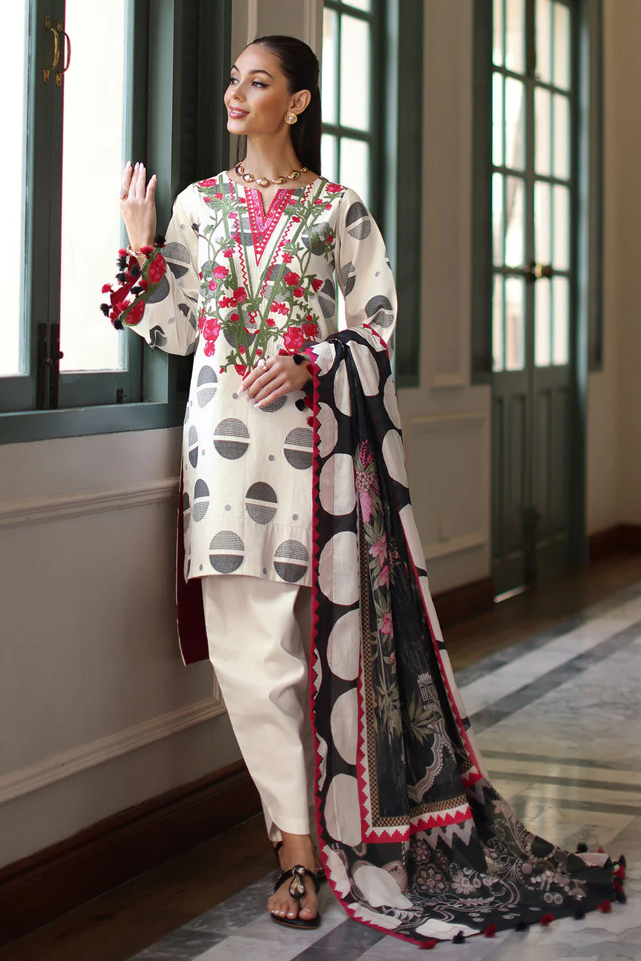 Gul Ahmed SP-62016 The Royal Edit Collection 2026 - Image 2