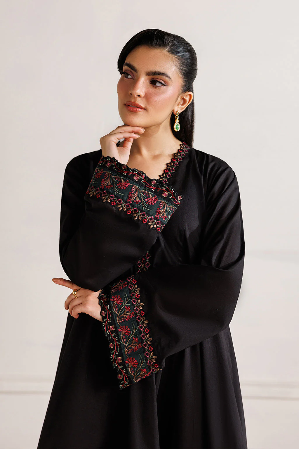 Iznik IP-366 Summer Pret 2026 - Image 2