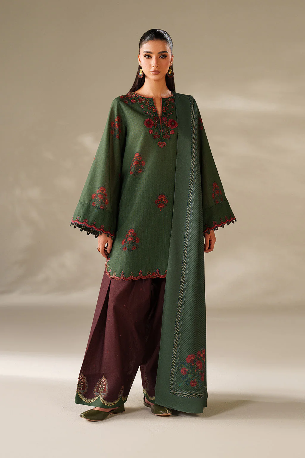 Iznik UE-561 Khaddar Edit 2025