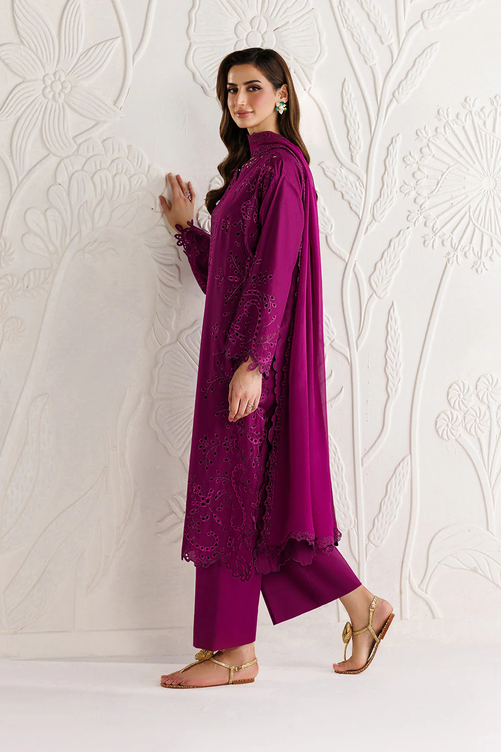 Iznik UE-678 Dyed Lawn 2026 - Image 2