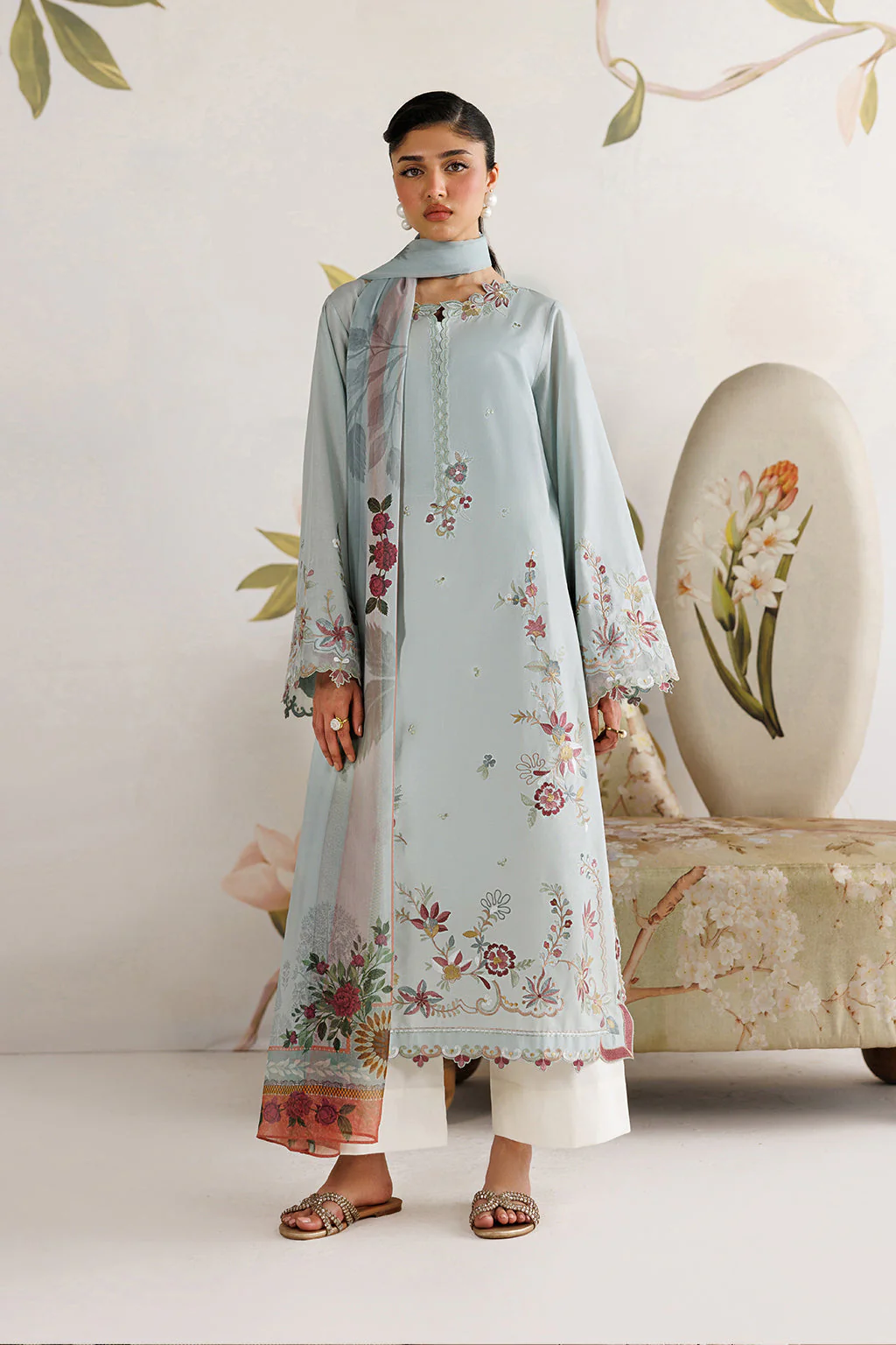 Iznik UE-679 Dyed Lawn 2026