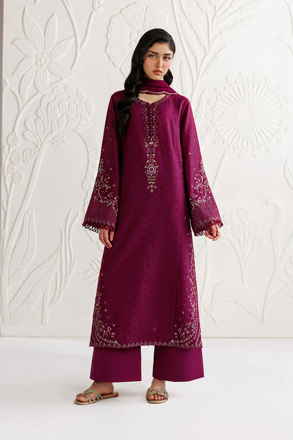 Iznik UE-684 Dyed Lawn 2026 - Image 2