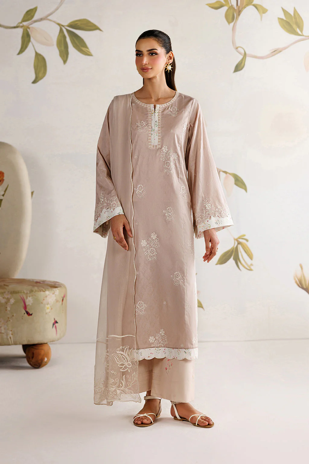 Iznik UE-687 Dyed Lawn 2026