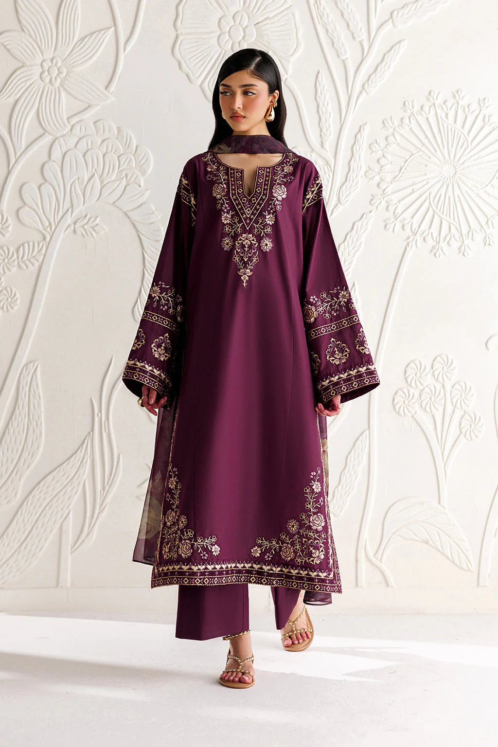 Iznik UE-691 Dyed Lawn 2026