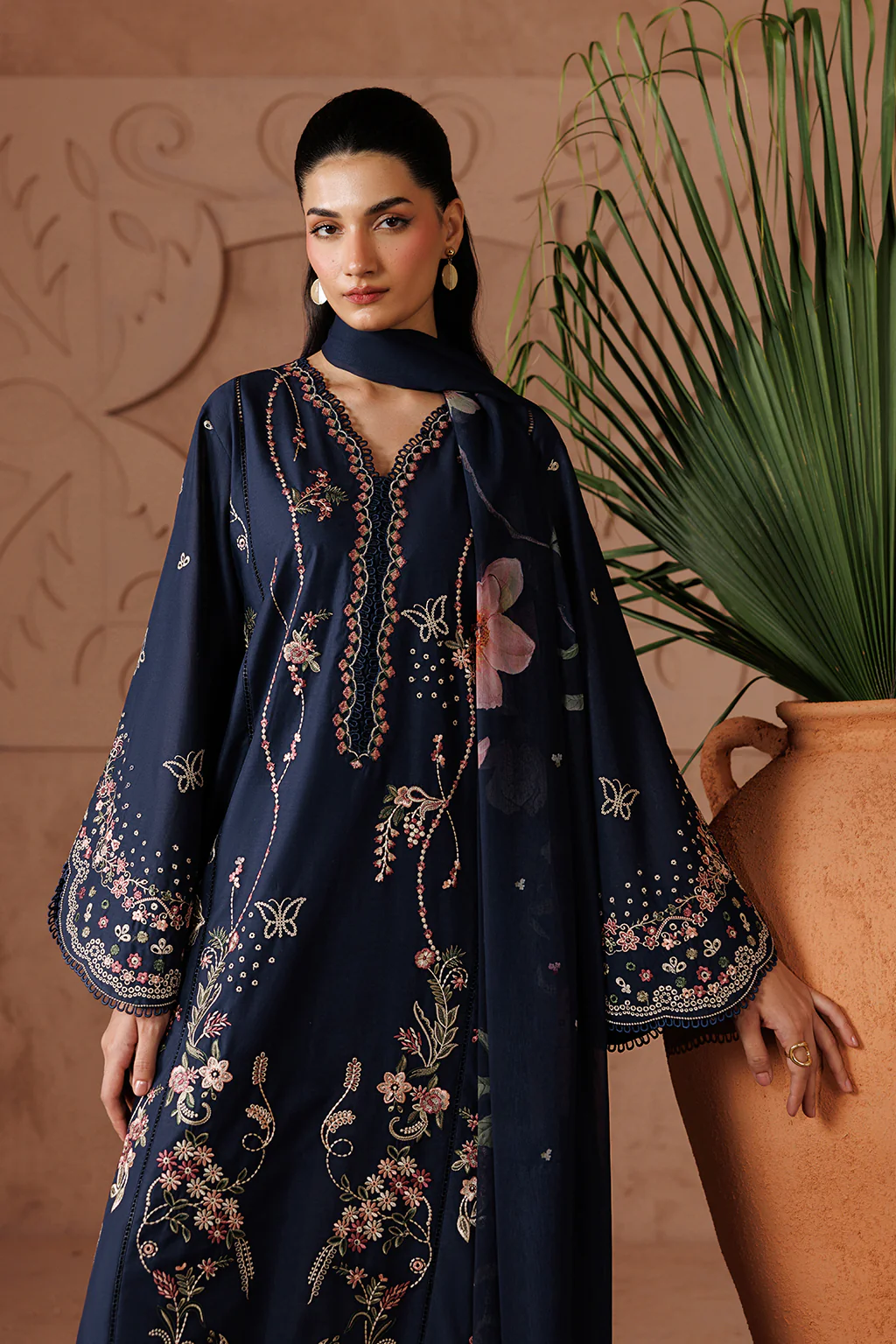 Iznik UE-694 Sunscape Lawn 2026 - Image 2