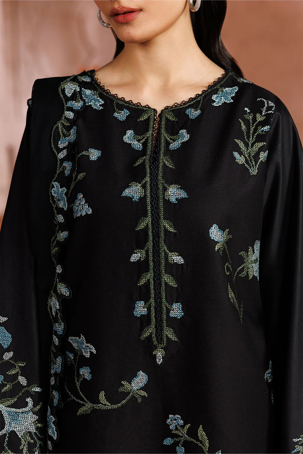 Iznik UE-695 Sunscape Lawn 2026 - Image 2