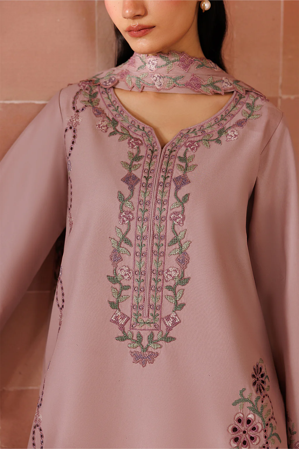 Iznik UE-700 Sunscape Lawn 2026 - Image 2