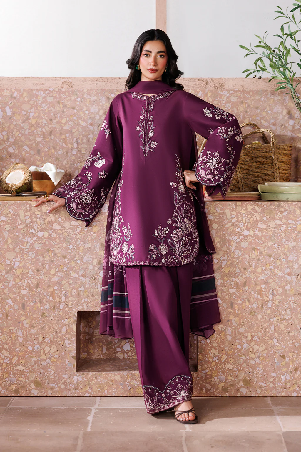 Iznik UE-703 Sunscape Lawn 2026
