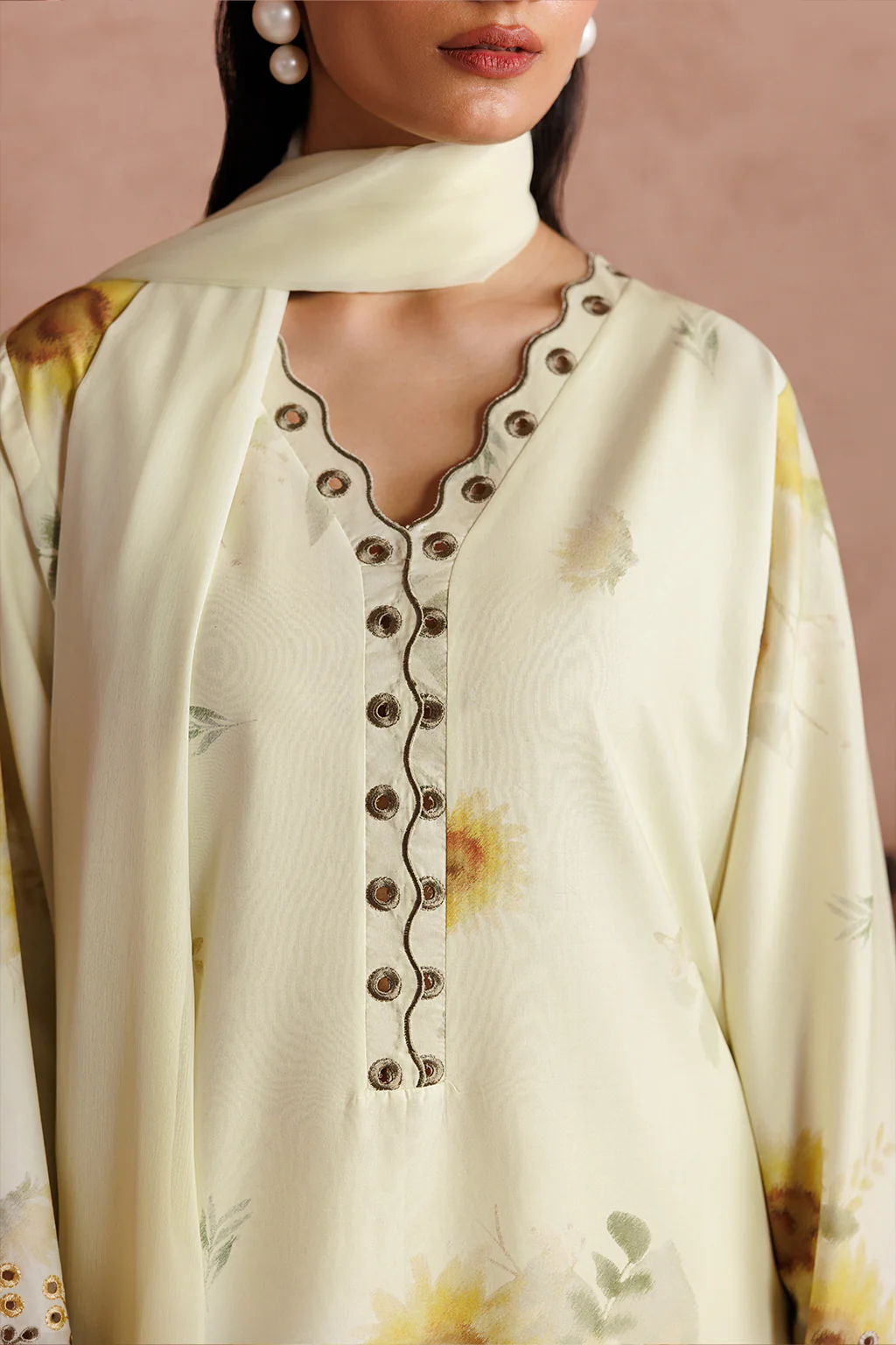 Iznik UE-711 Sunscape Lawn 2026 - Image 2