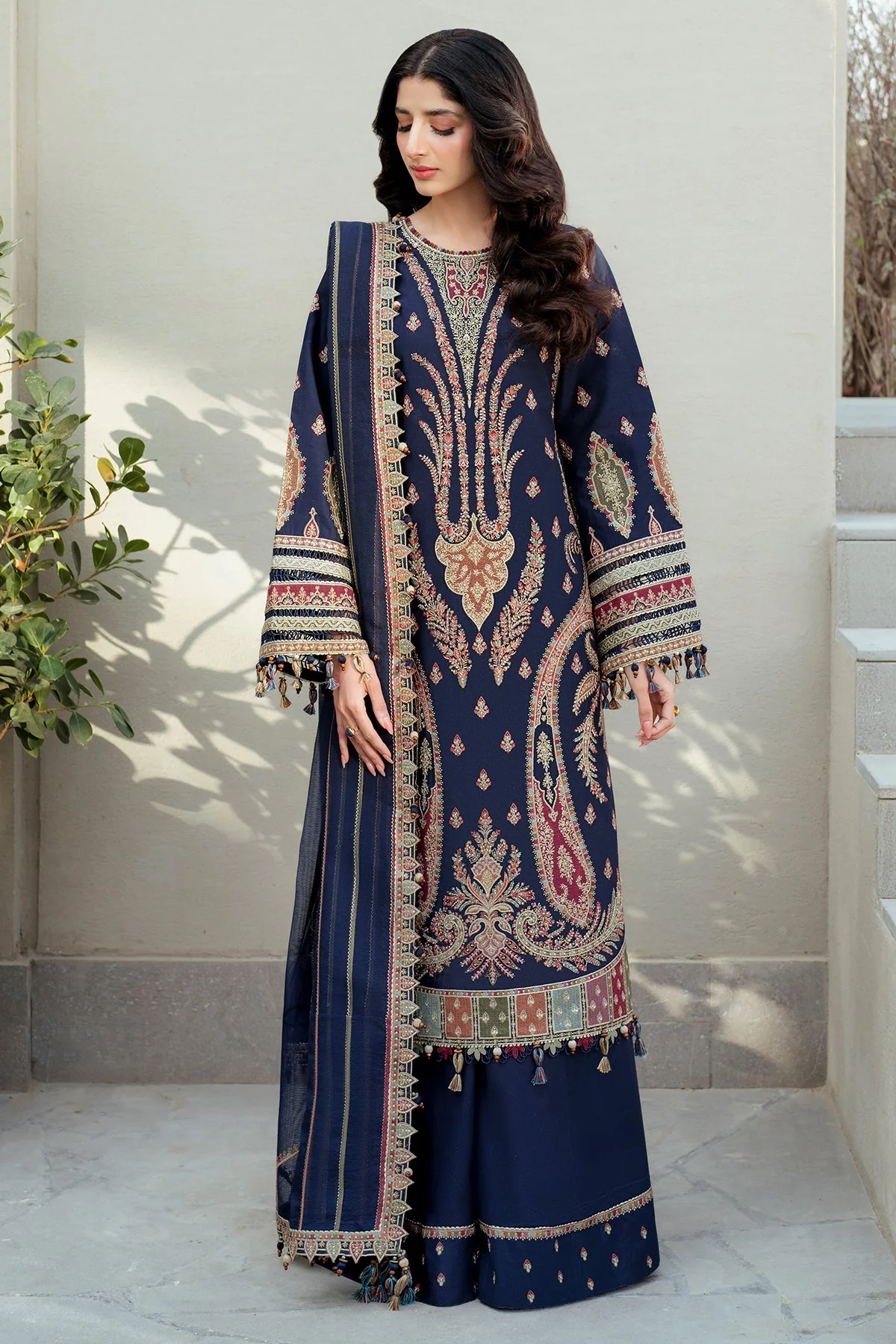 Jazmin SL25-D8 Shahkaar Luxury Lawn 2025 - Image 2