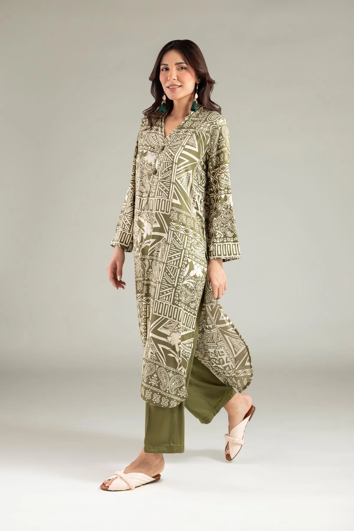Khaadi 1-26-110-B-B-VG_MULTI Basics In Between 2026