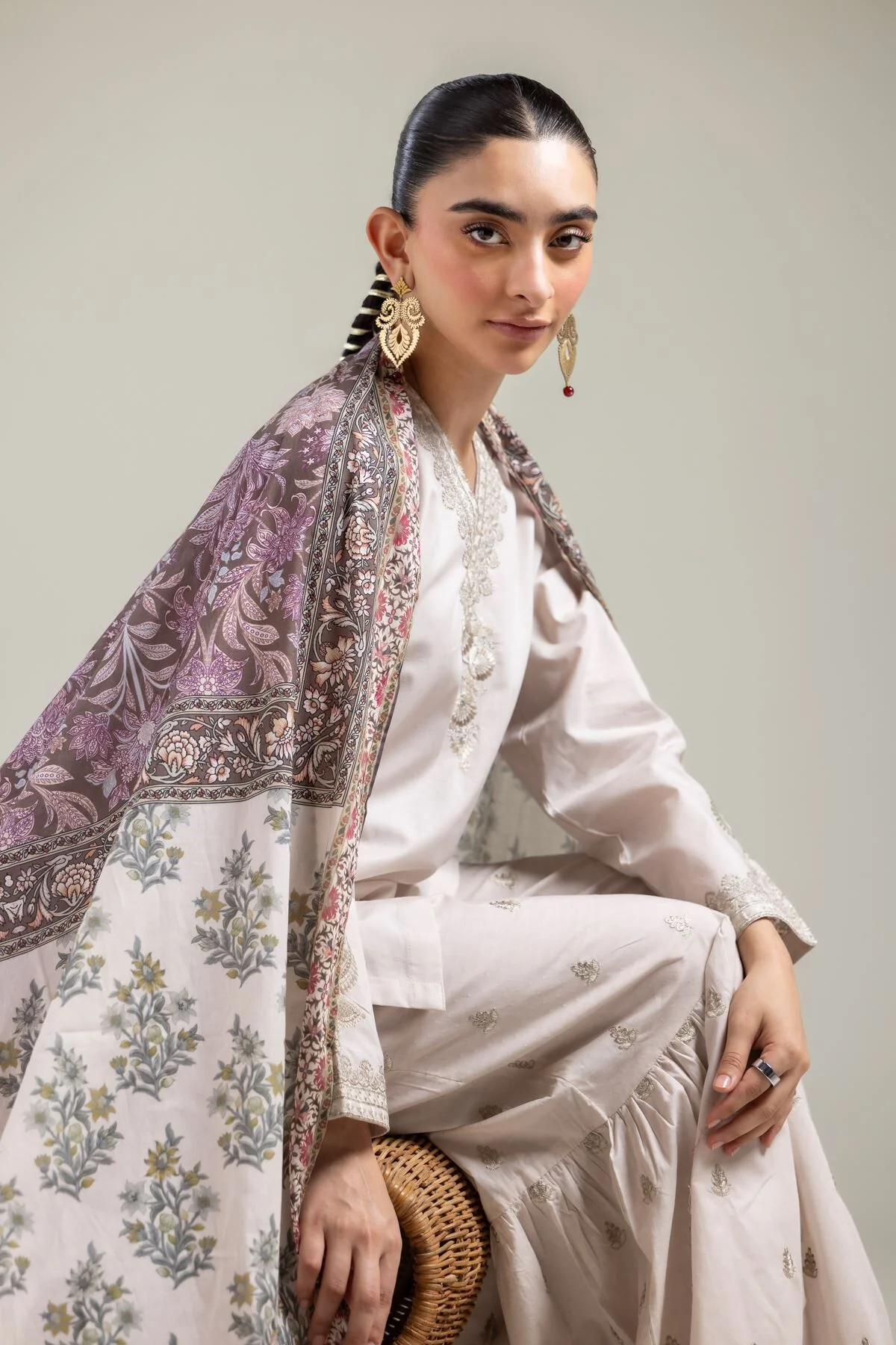 Khaadi 1-26-121-A-B-VG_MULTI Monochrome Edit 2026 - Image 2