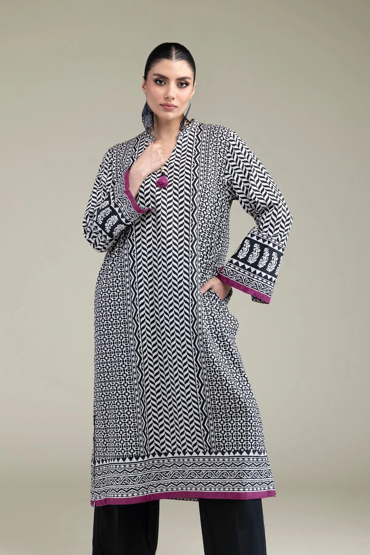 Khaadi 1-26-209-A-E2-VG_MULTI Monochrome Edit 2026 - Image 2