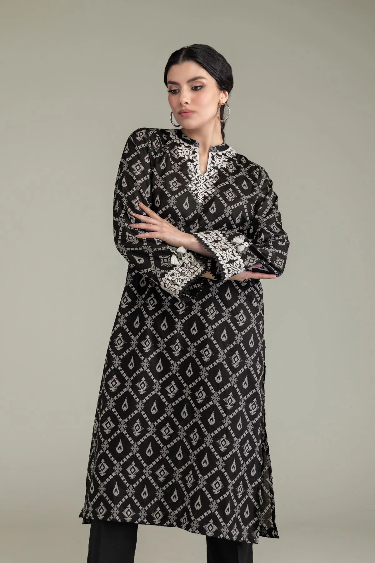 Khaadi 1-26-238-A-C1-VG_MULTI Monochrome Edit 2026 - Image 2