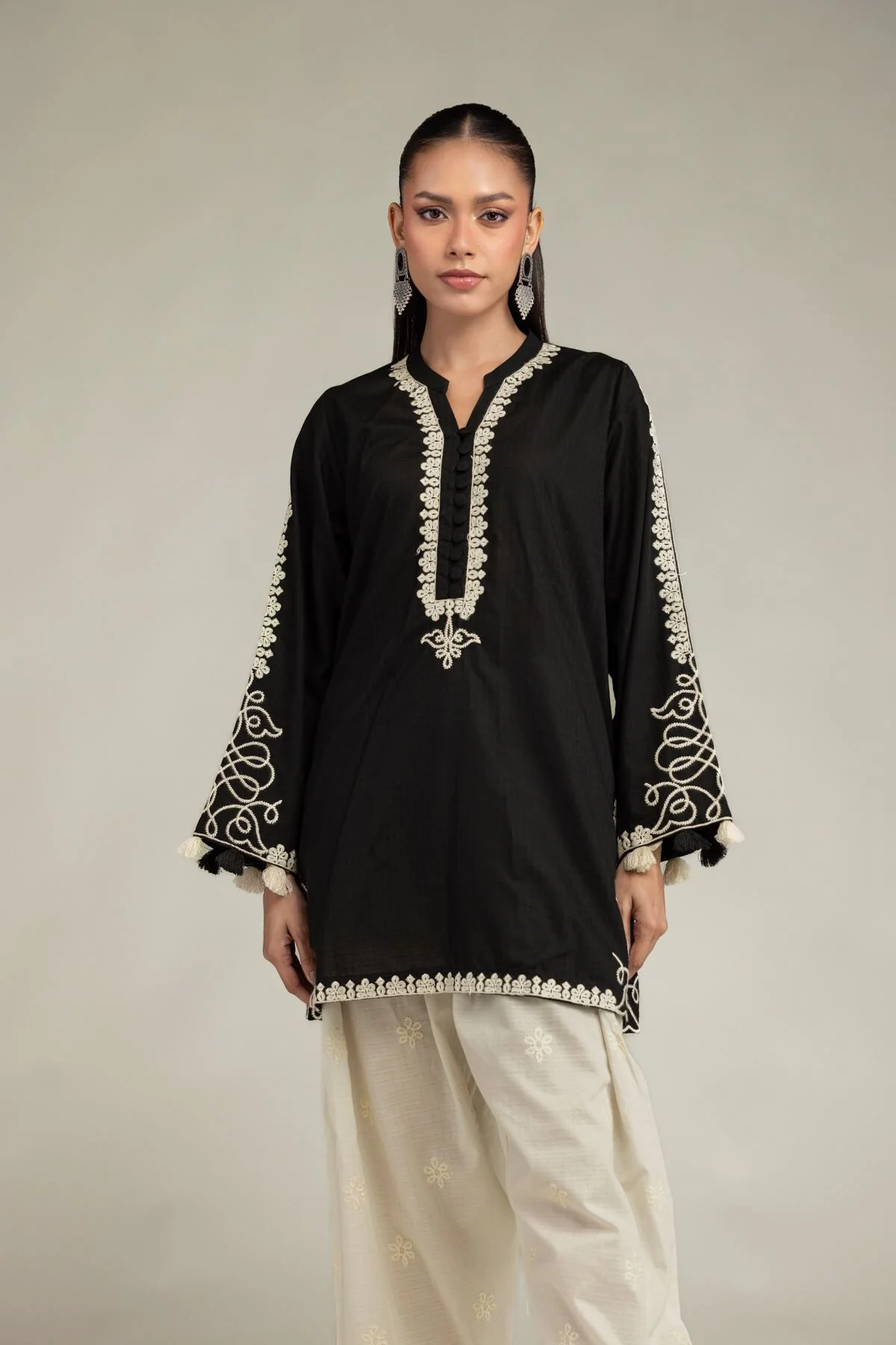 Khaadi 1-26-245-A-J1-VG_MULTI Monochrome Edit 2026 - Image 2