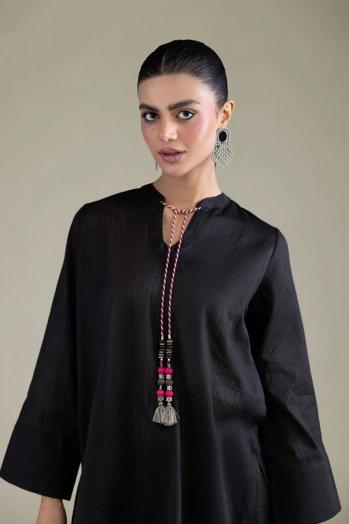 Khaadi 8-26-209-A-D1-VG_MULTI Monochrome Edit 2026 - Image 2
