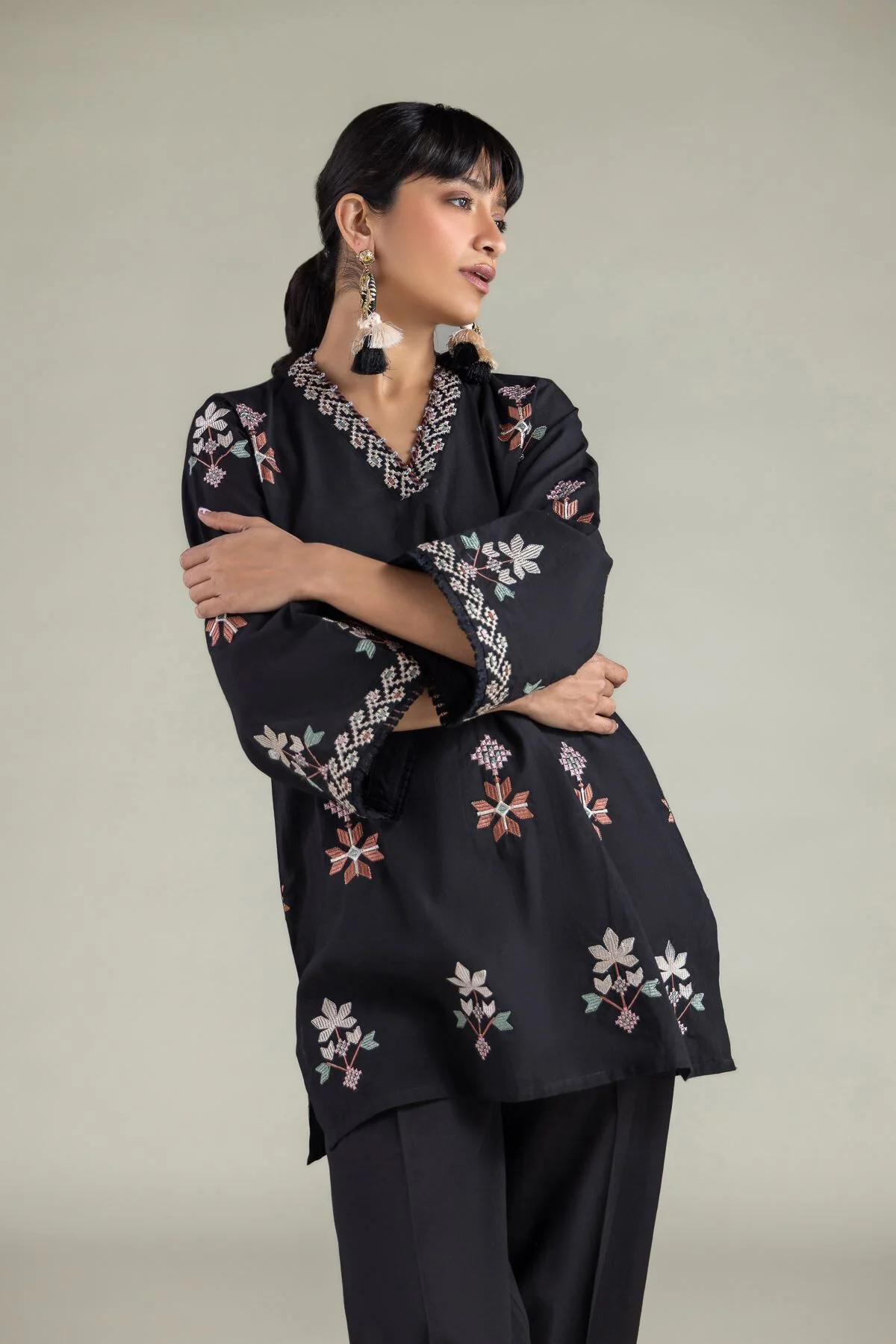 Khaadi T-A22-26-218FG2-VG_MULTI Monochrome Edit 2026 - Image 2
