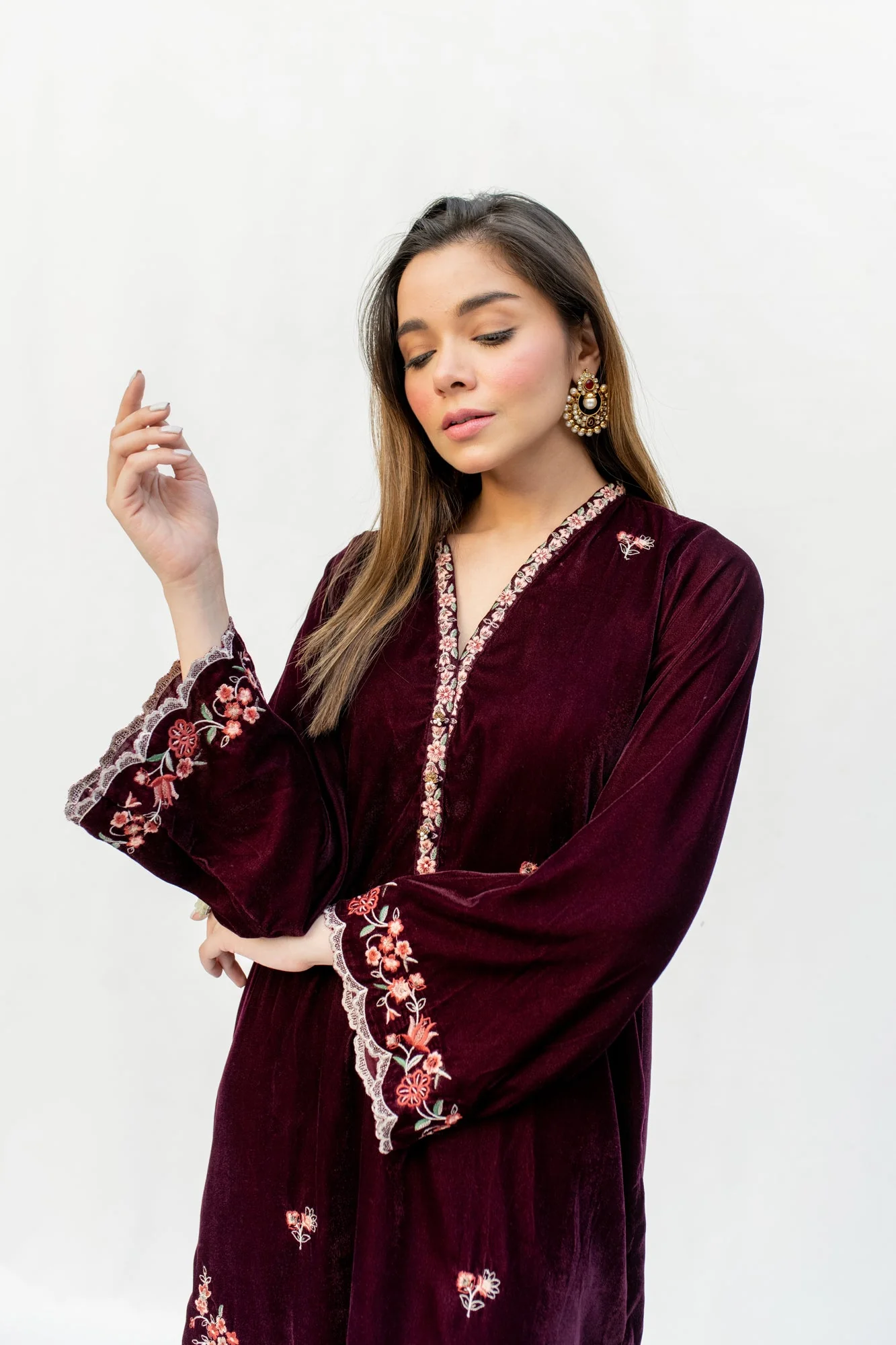 Lakhany LG-IZ-0250 Velvet RTW 2024 - Image 2