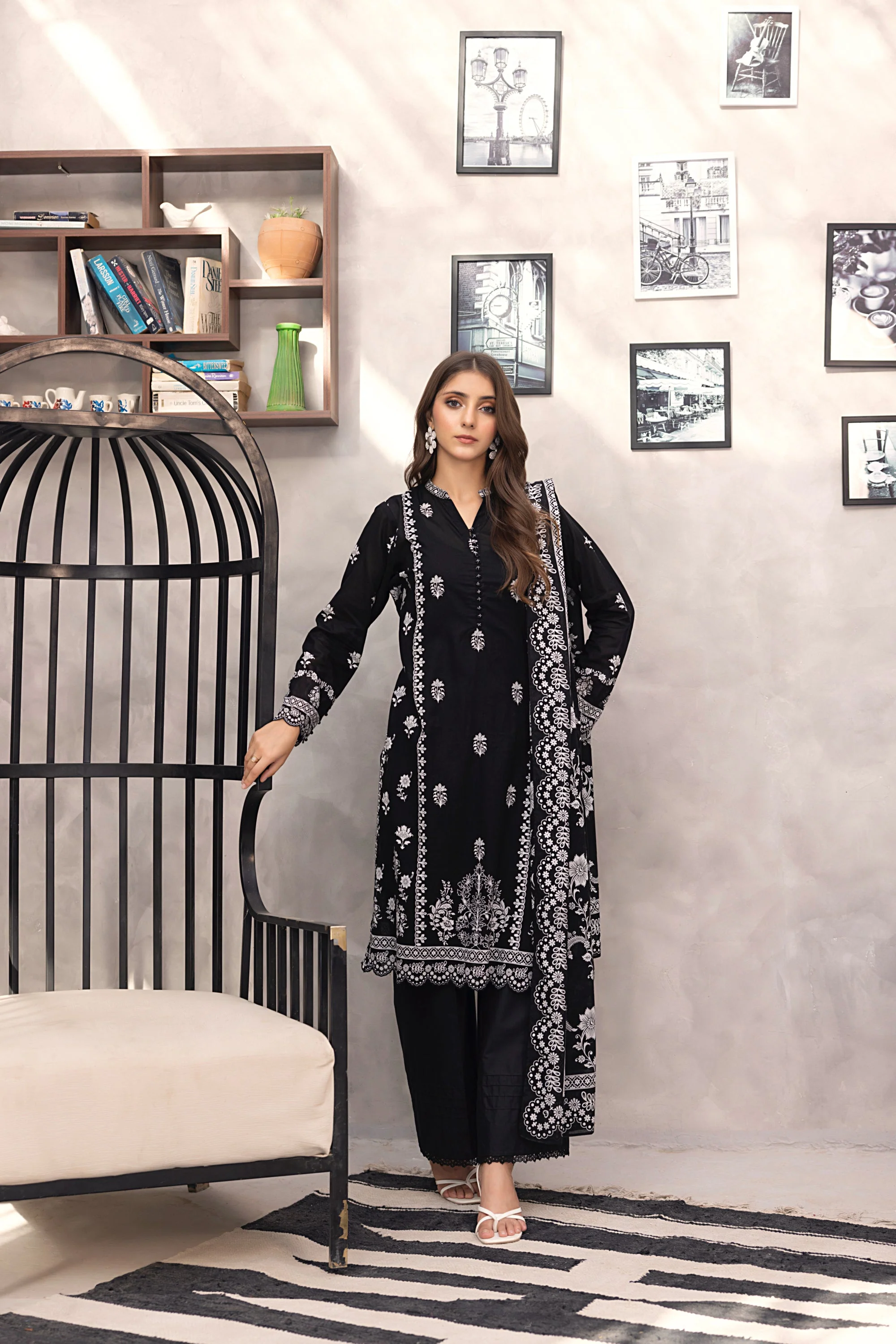 Lakhany LG-RL-0235 Monochrome Printed Lawn 2025 - Image 2