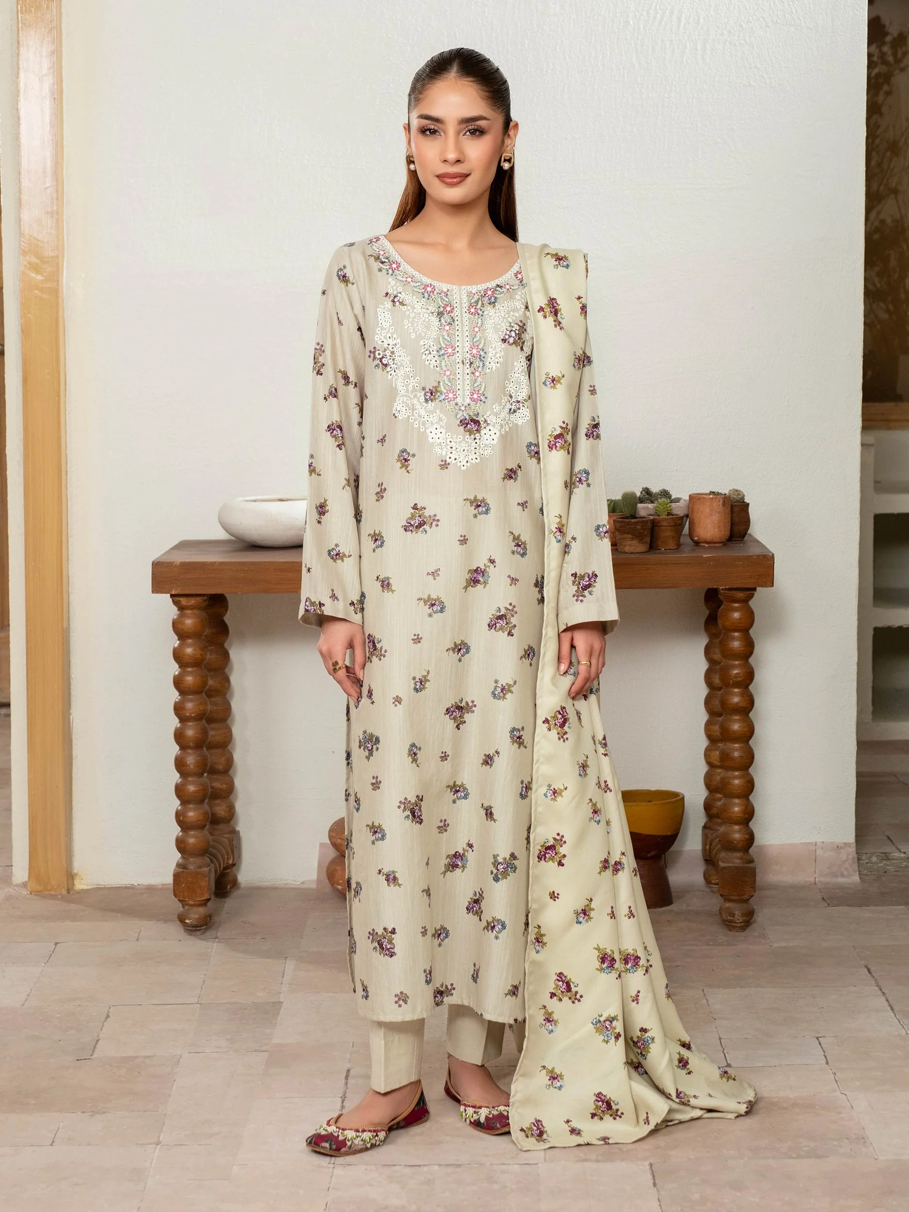 Limelight U4035SU-3PC-014 Winter Embroiderd Collection 2025
