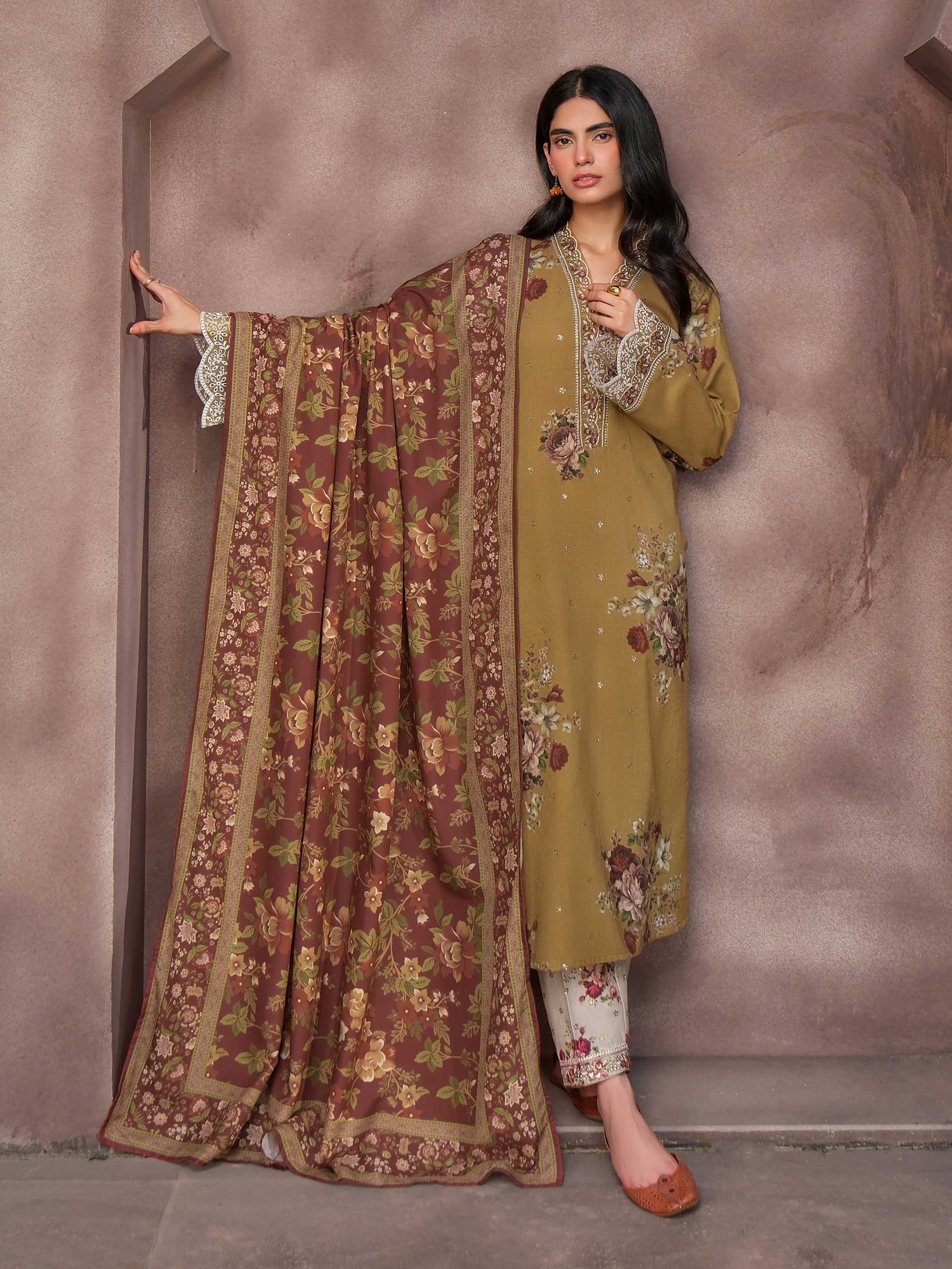 Limelight U4101SU-3PC-360 Winter Embroiderd Collection 2025