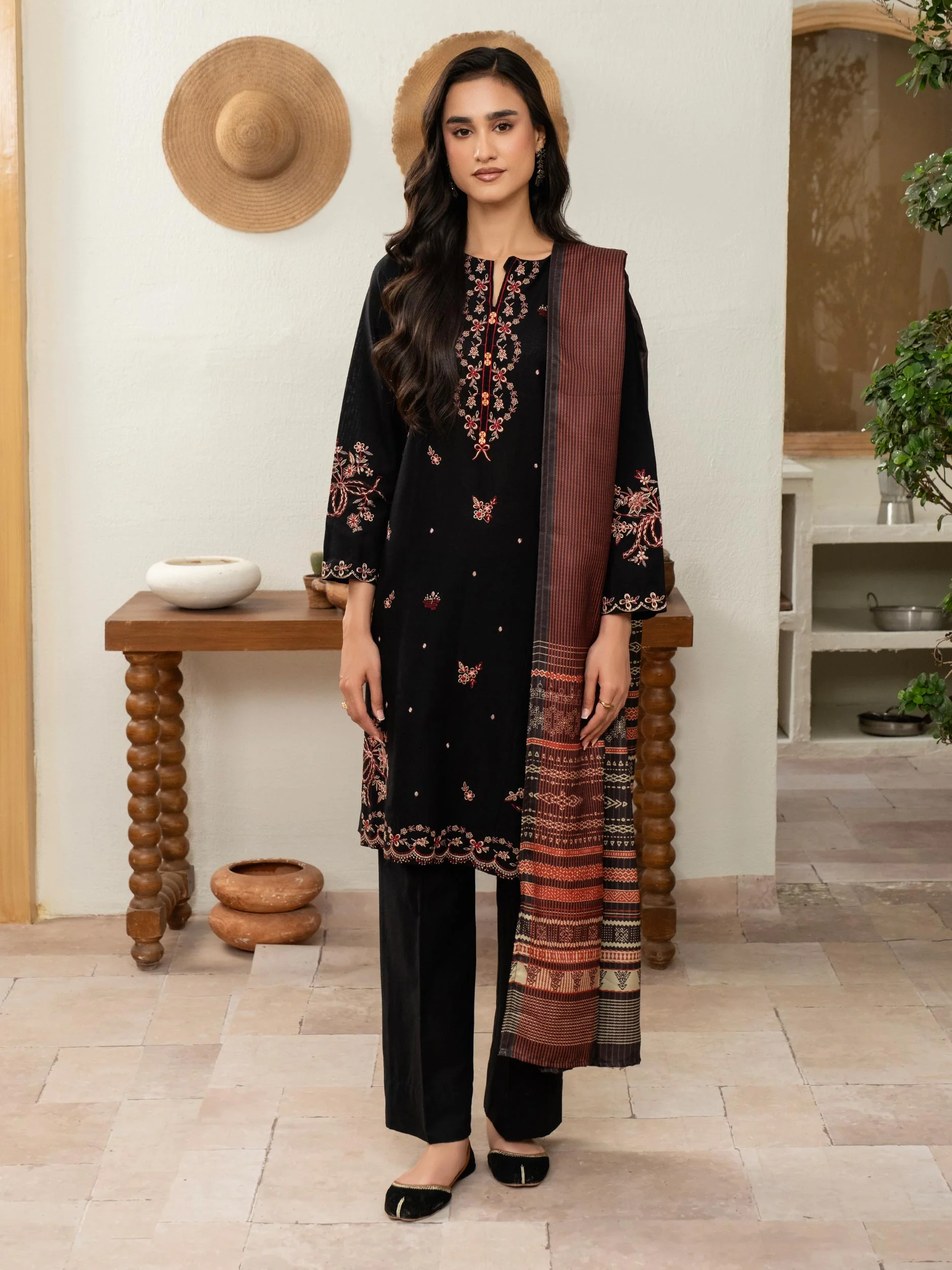 Limelight U4620SU-3PC-034 Winter Embroiderd Collection 2025