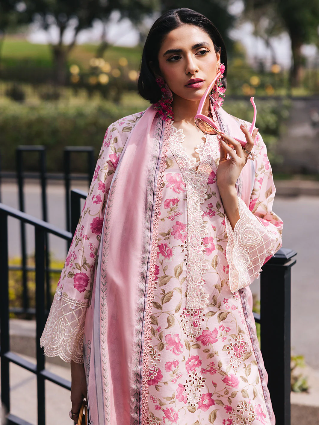 Mahnur Lotus Broadway Luxury Lawn 2025 - Image 2