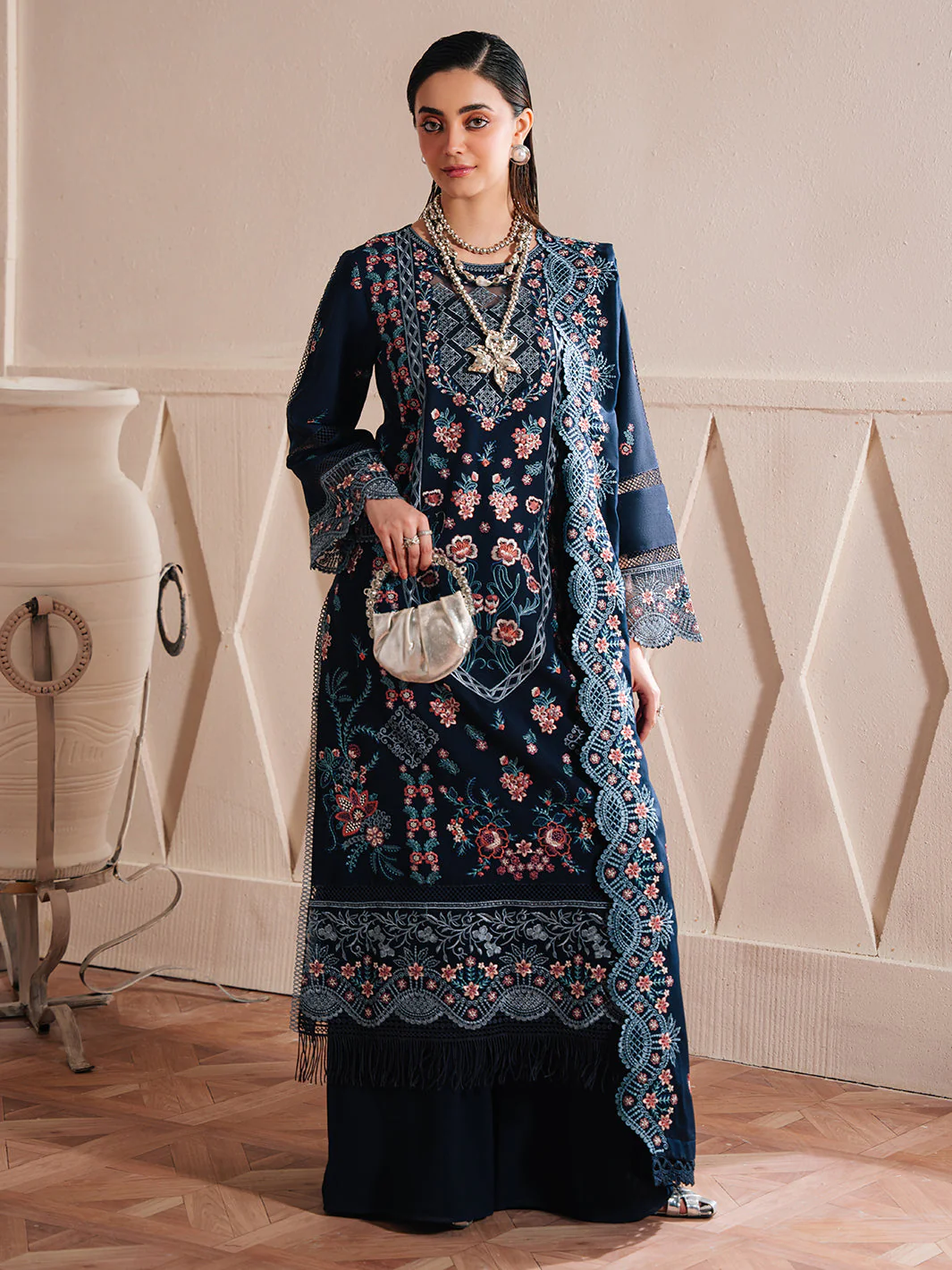 Mahnur SG-012 | 3 PC Karandi Winter Collection 2025