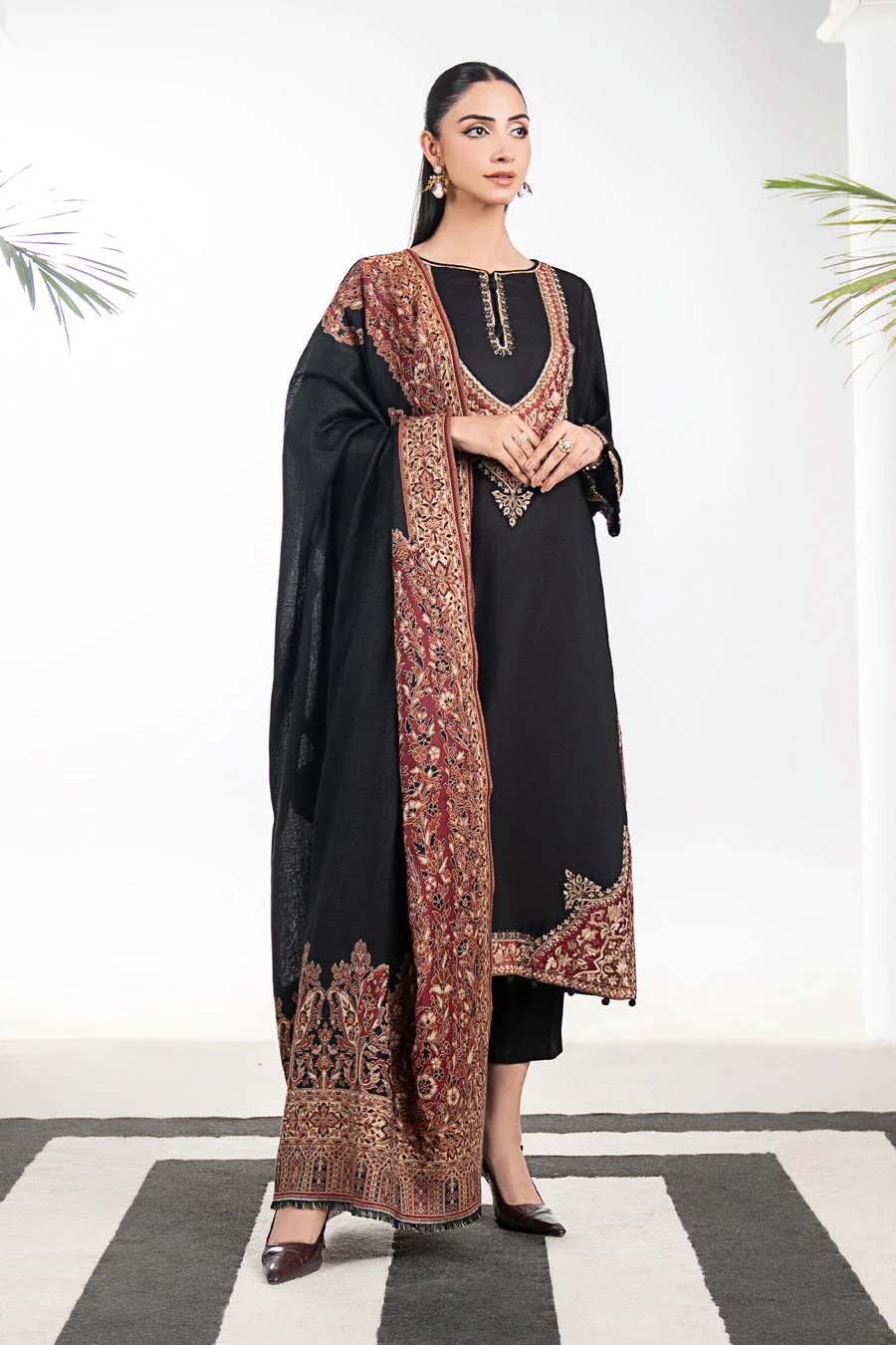 Maria B DW402R1-ESM-BLK Winter Luxury Pret 2025