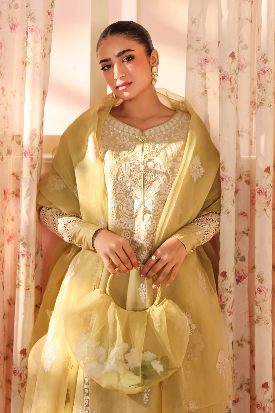 Maria B DWP2534-ESM-LGN Winter Luxury Pret 2025 - Image 2