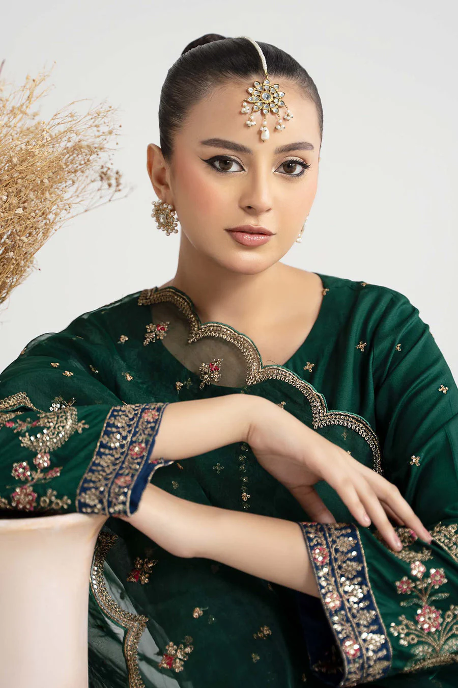 Maria B DWW2527-ESM-GRN Winter Luxury Pret 2025 - Image 2